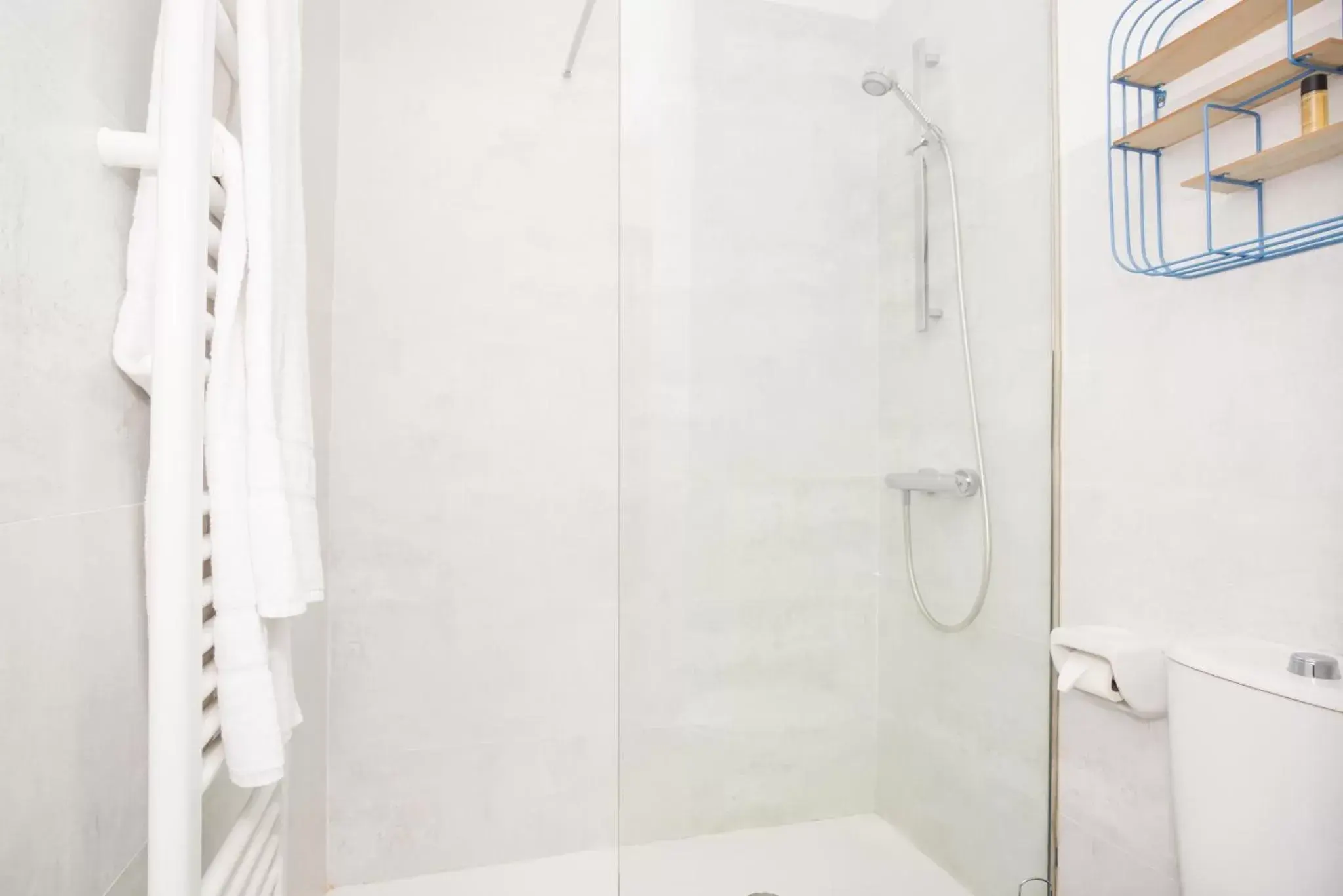 Bathroom in Hotel América