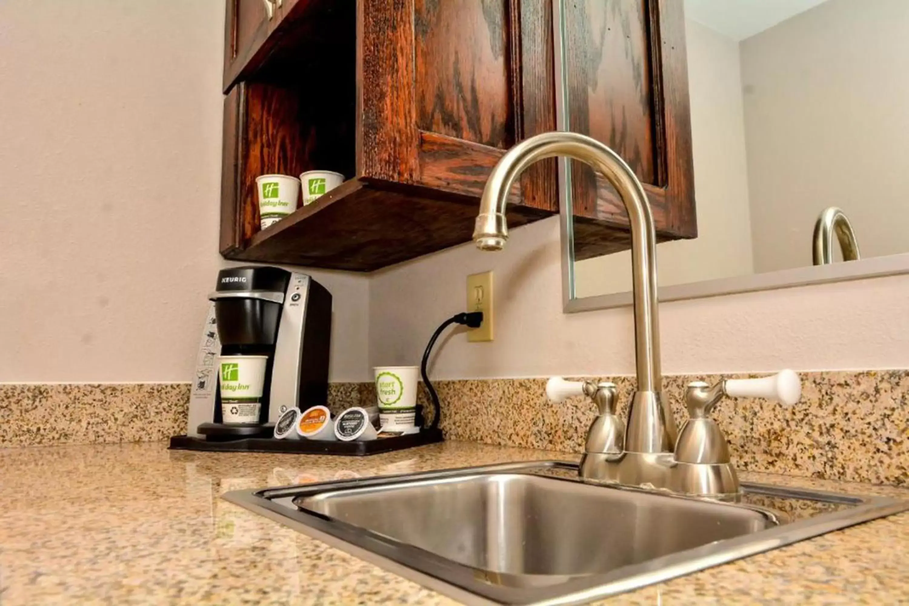 Photo of the whole room, Kitchen/Kitchenette in Holiday Inn El Paso West – Sunland Park, an IHG Hotel