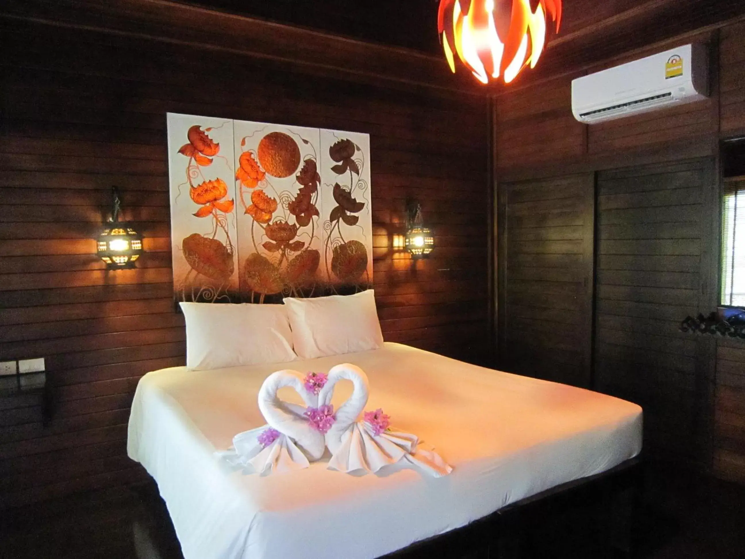 2 Bedrooms Family Bungalow with Bathtub in Baan Habeebee Resort