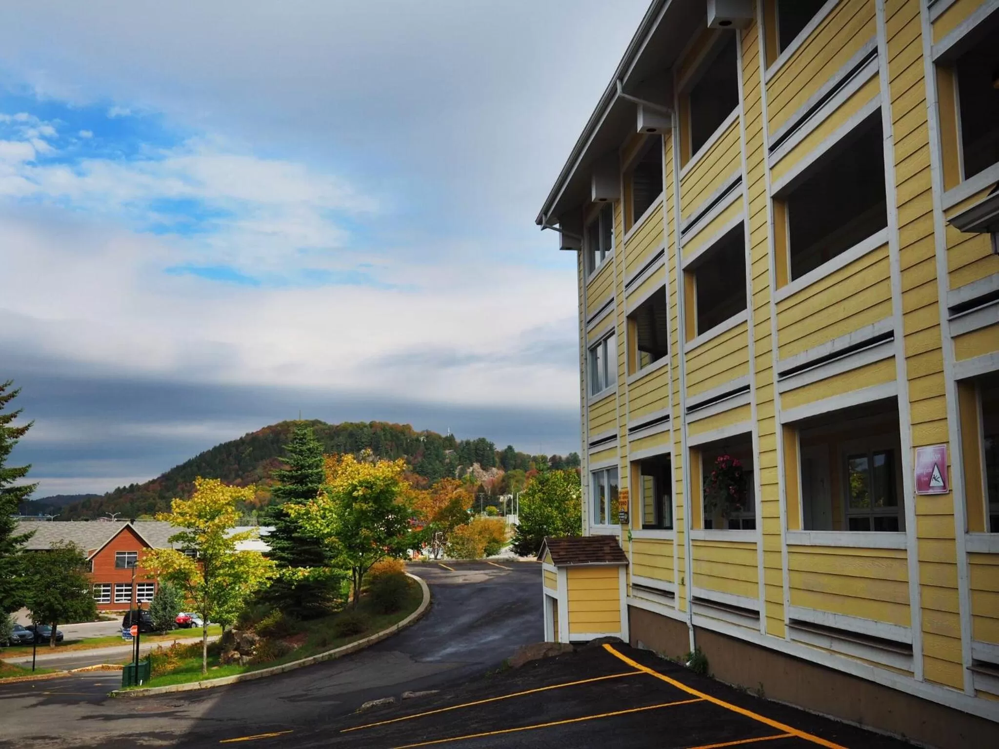 Hotel and Suites Les Laurentides