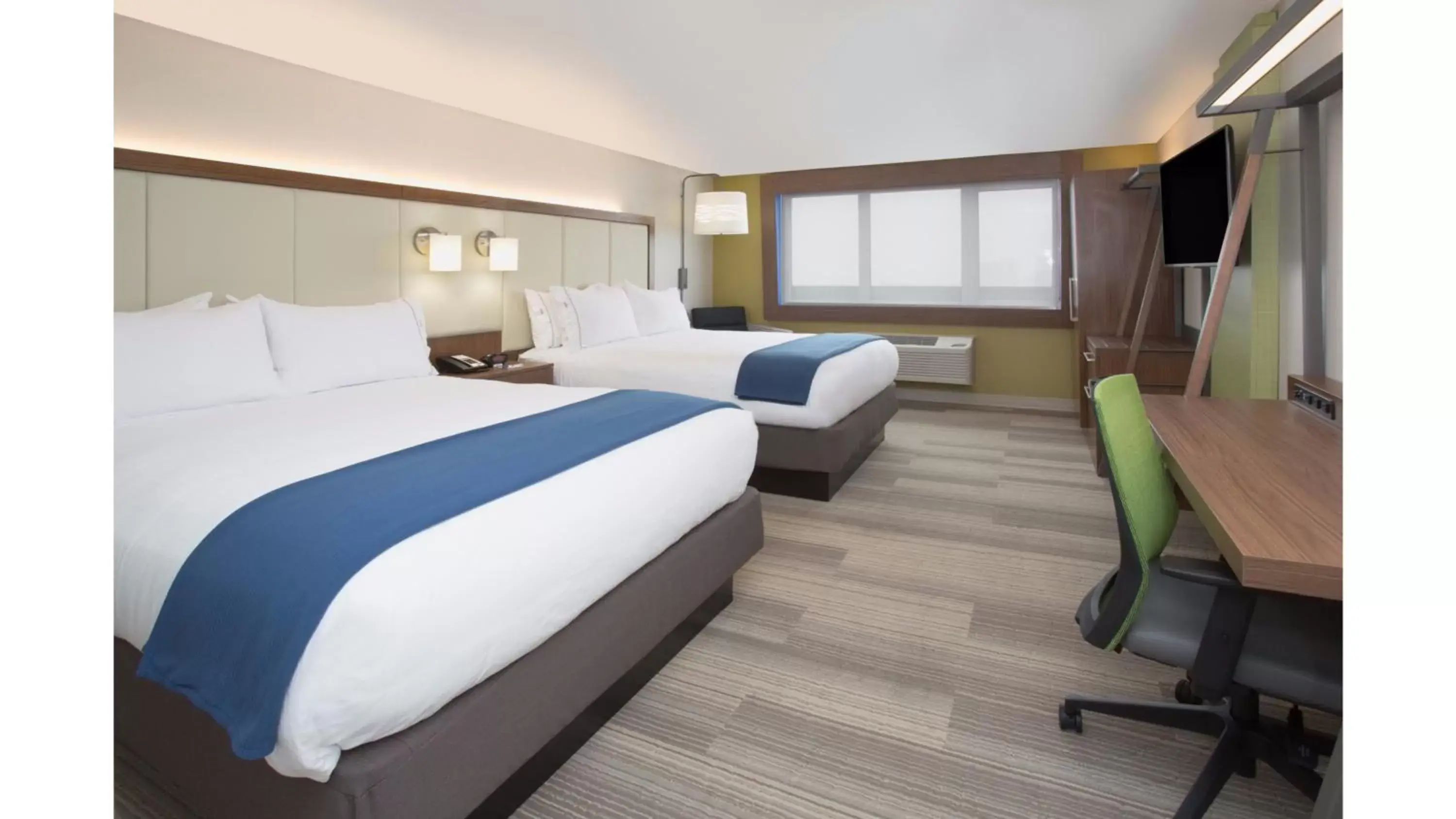 Photo of the whole room, Bed in Holiday Inn Express & Suites - Olathe South, an IHG Hotel