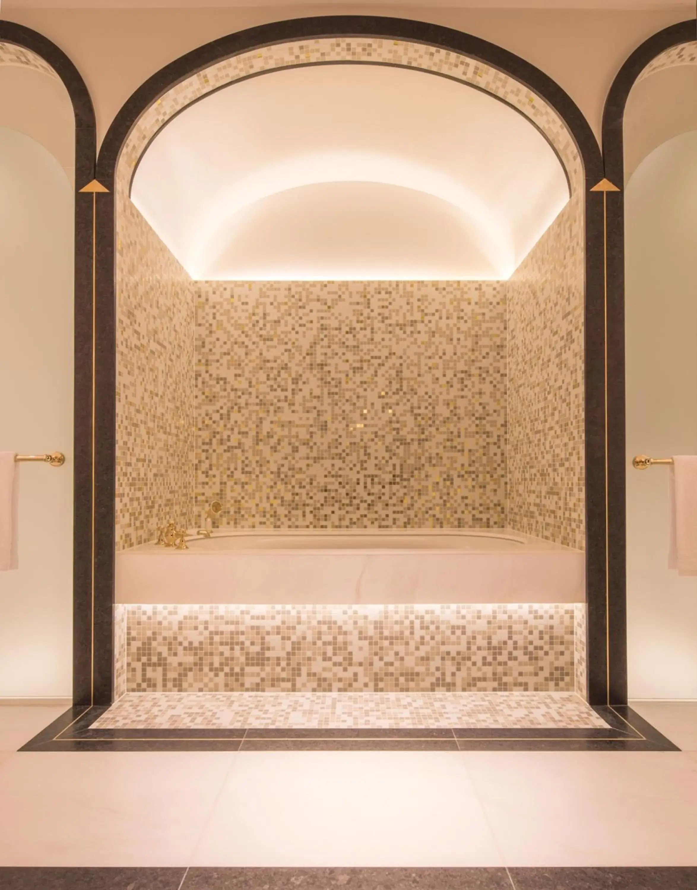 Bathroom in Four Seasons Hotel London at Ten Trinity Square
