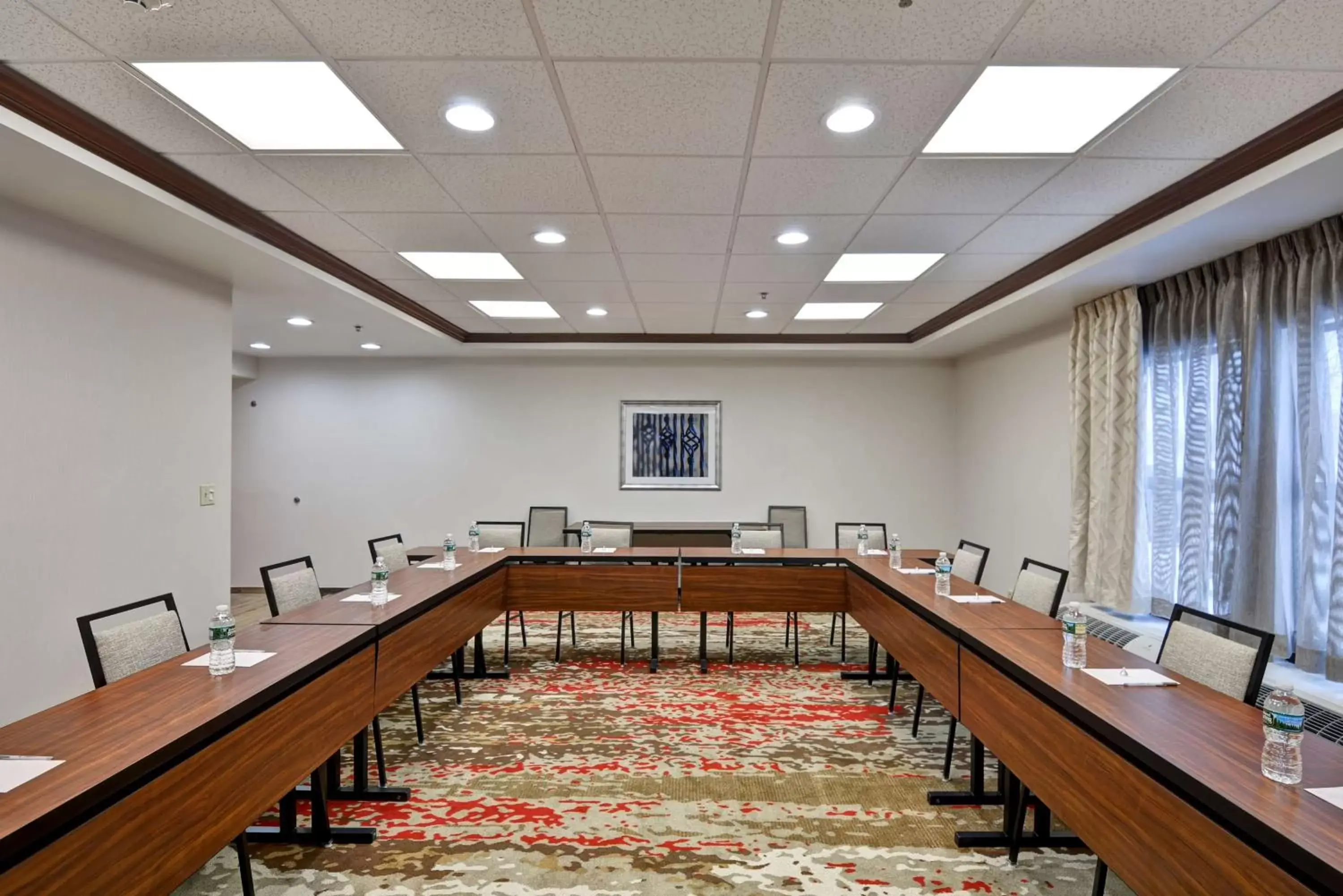 Meeting/conference room in Hampton Inn Albany-Wolf Road