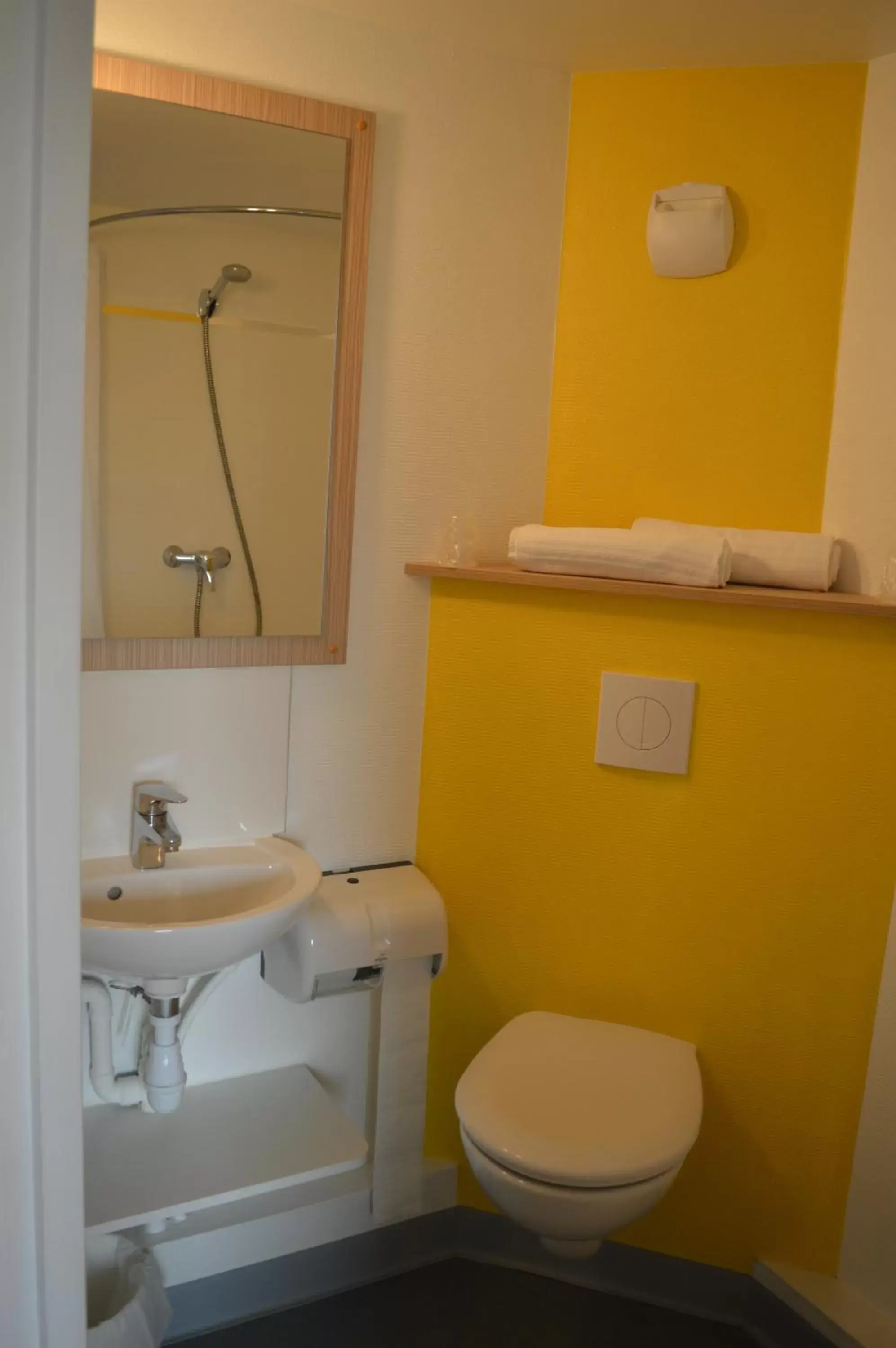 Toilet, Bathroom in Premiere Classe Agen