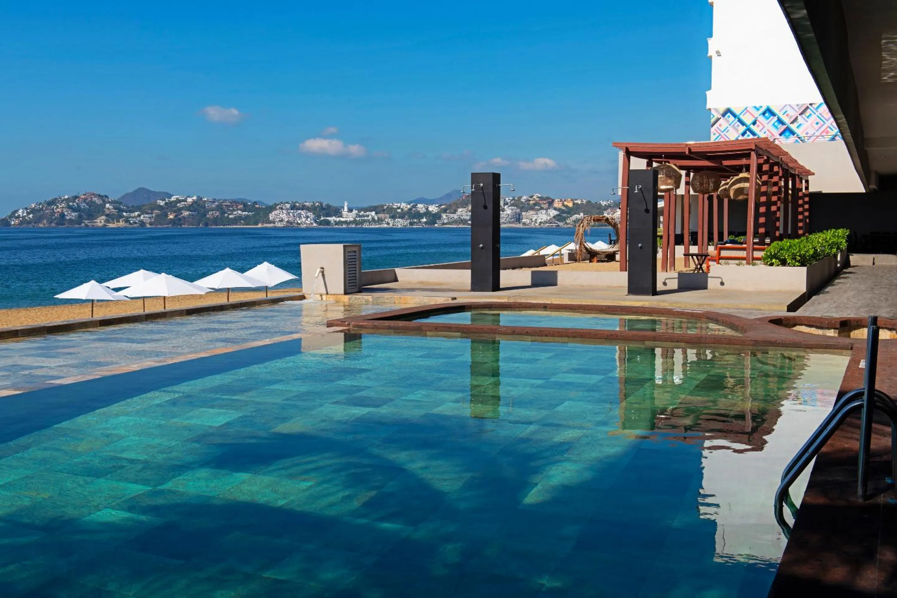 Swimming pool in Hotel Fiesta Mexicana