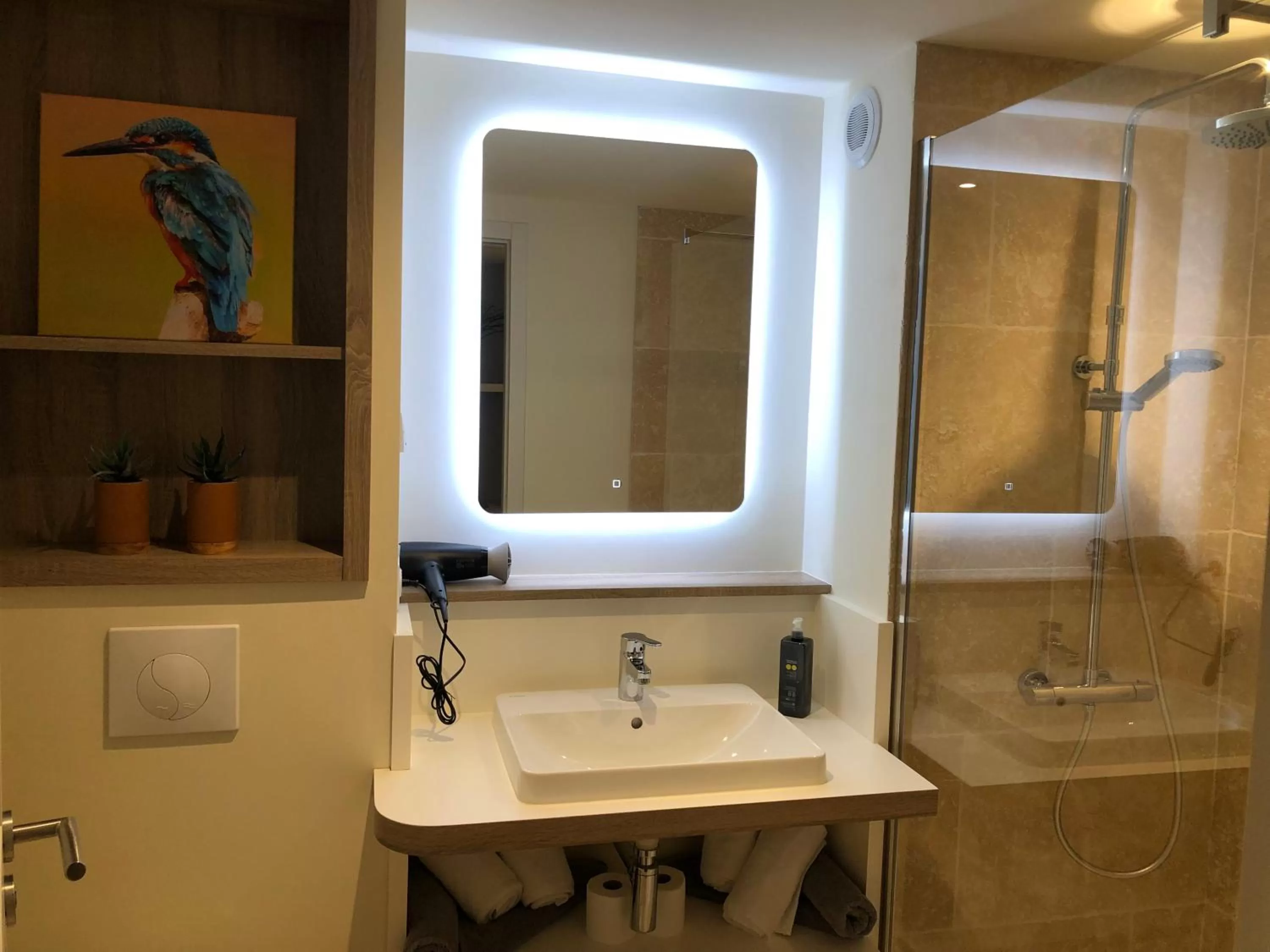 Bathroom in Domaine de Boulouch