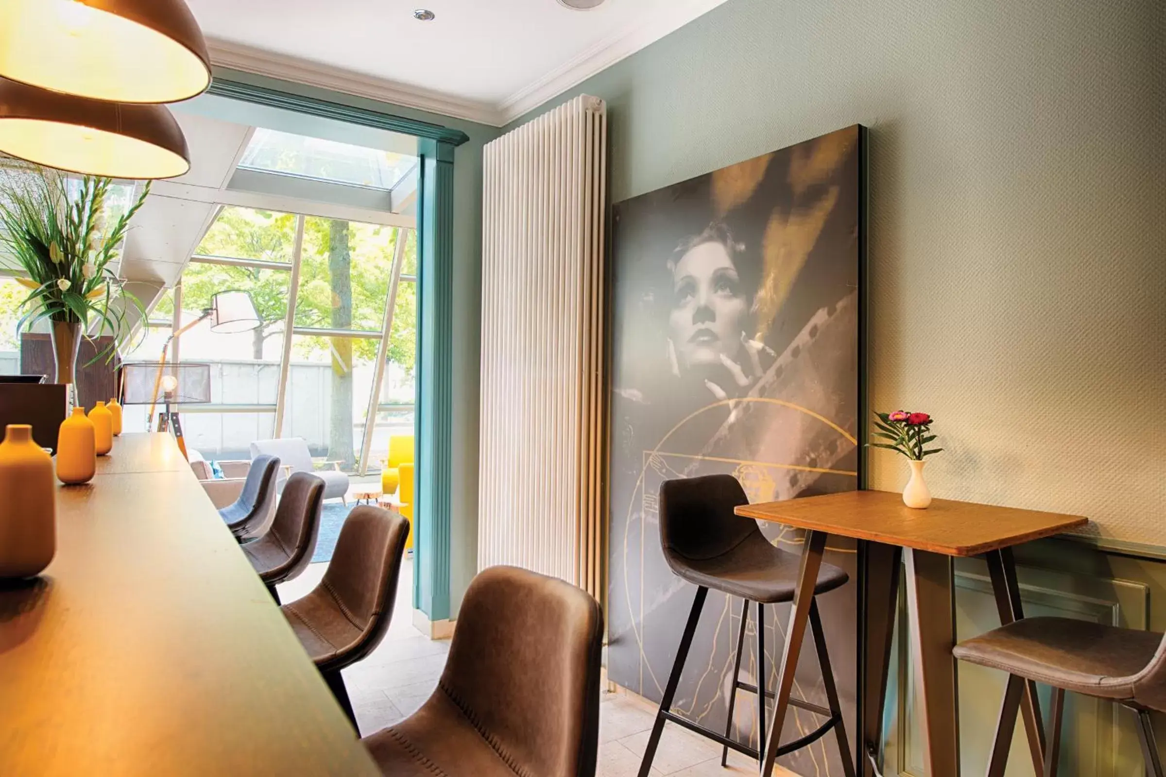Lounge or bar, Dining Area in Leonardo Boutique Hotel Berlin City South