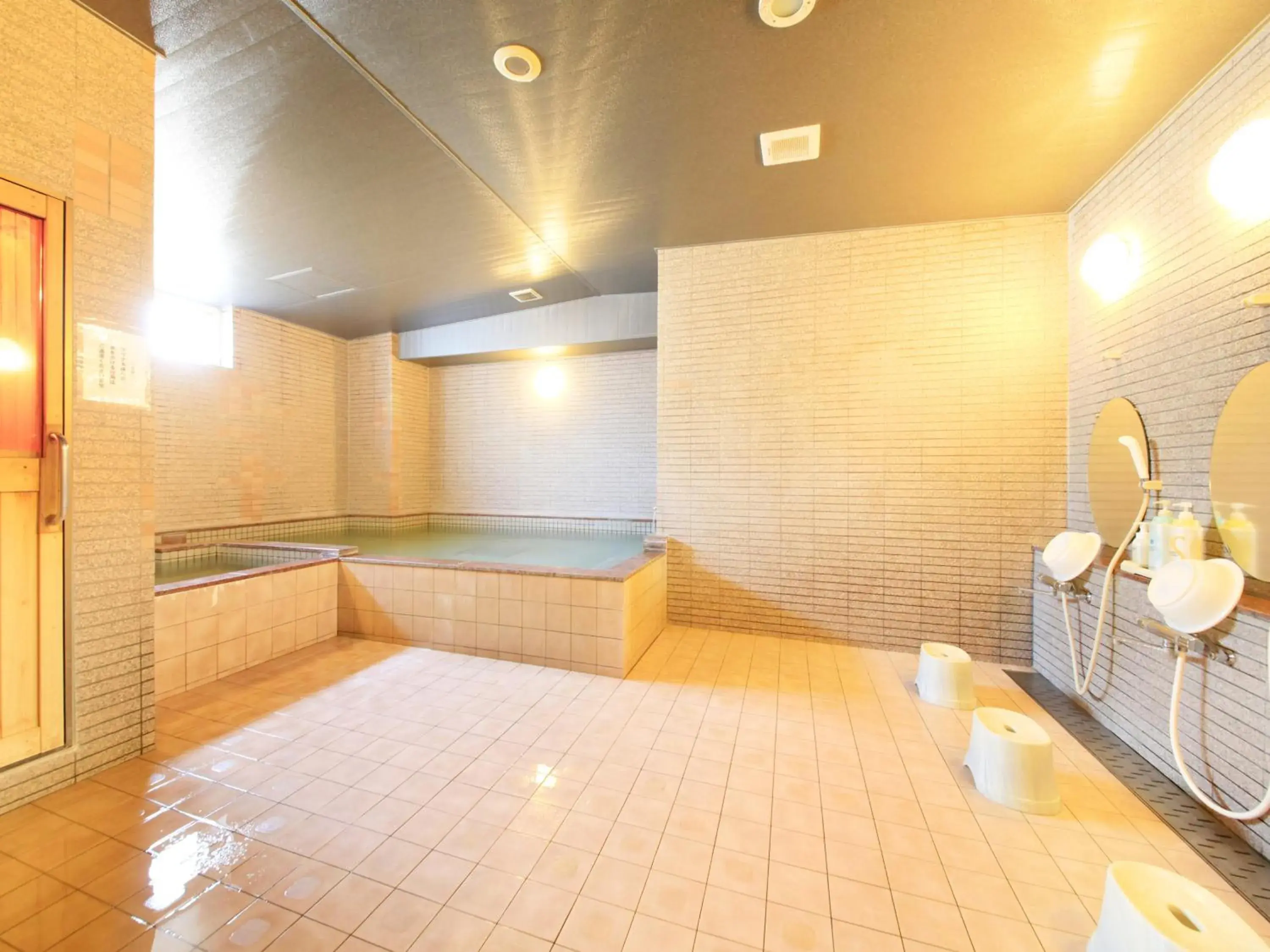 Public Bath in Hotel Premium Green Sovereign