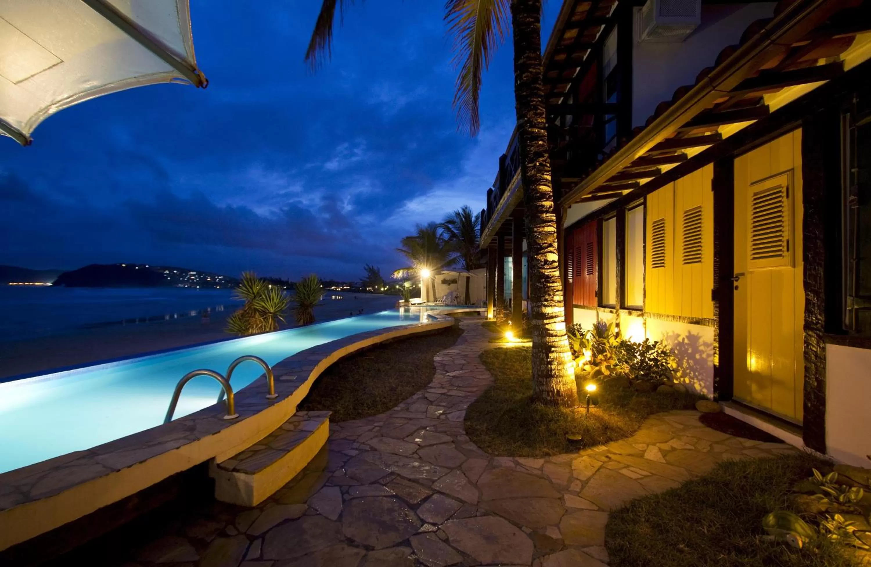 Swimming pool in Chez Pitu Praia Hotel