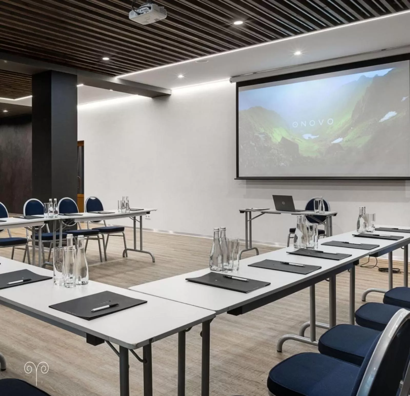 TV and multimedia in ONOVO Dendra Hotel