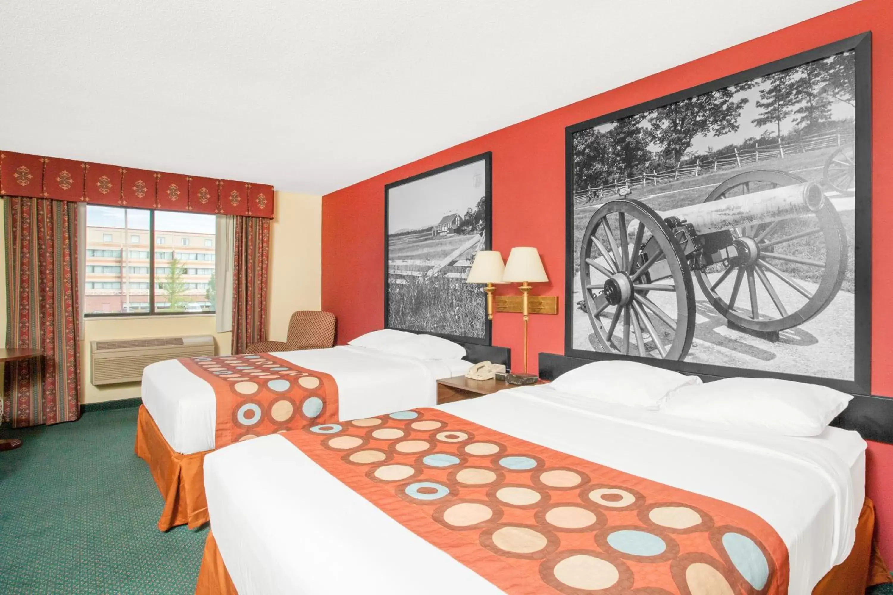 Bedroom, Bed in Super 8 by Wyndham Gettysburg