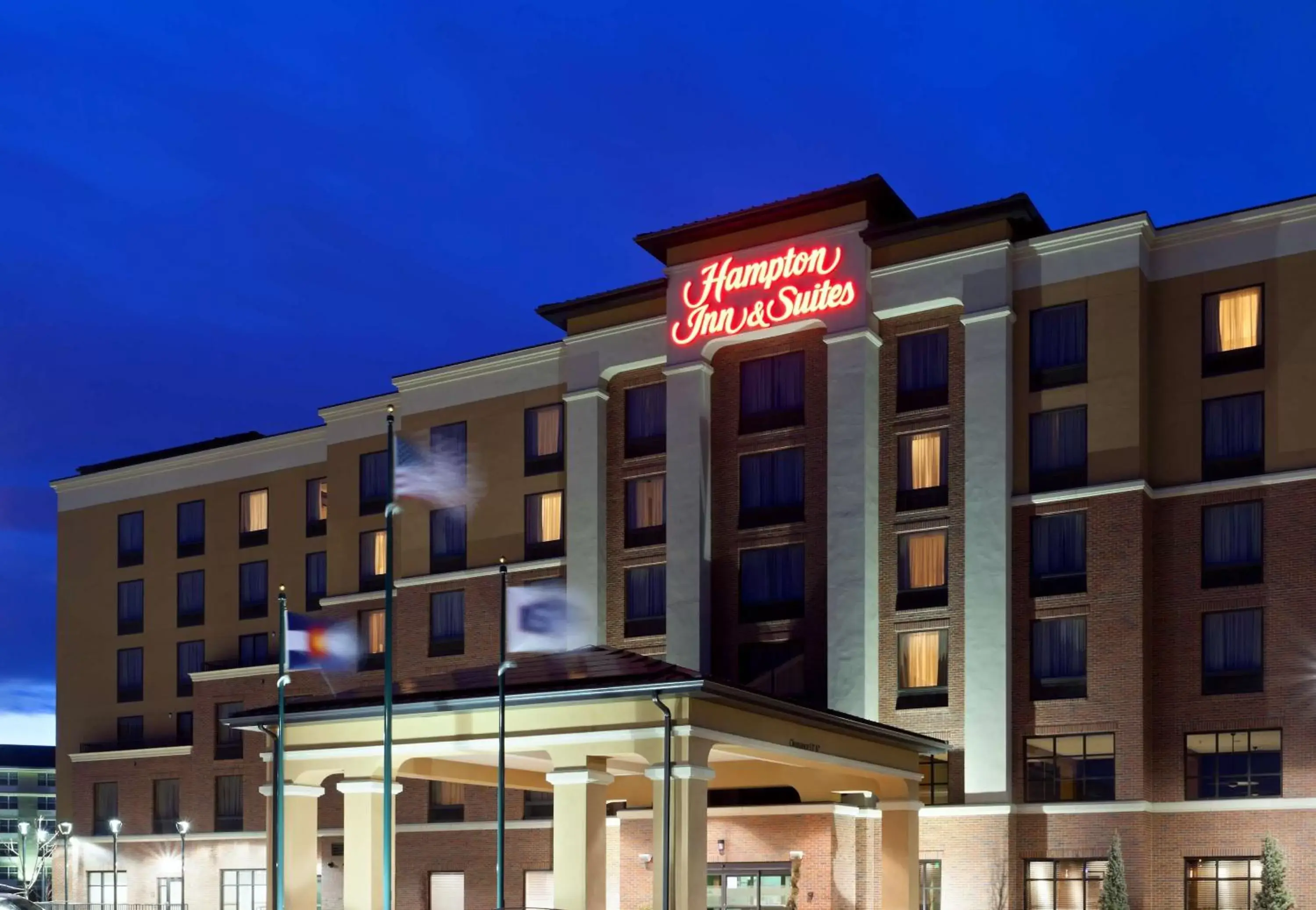 Property building in Hampton Inn & Suites Denver Airport / Gateway Park Property building in Hampton Inn & Suites Denver Airport / Gateway Park