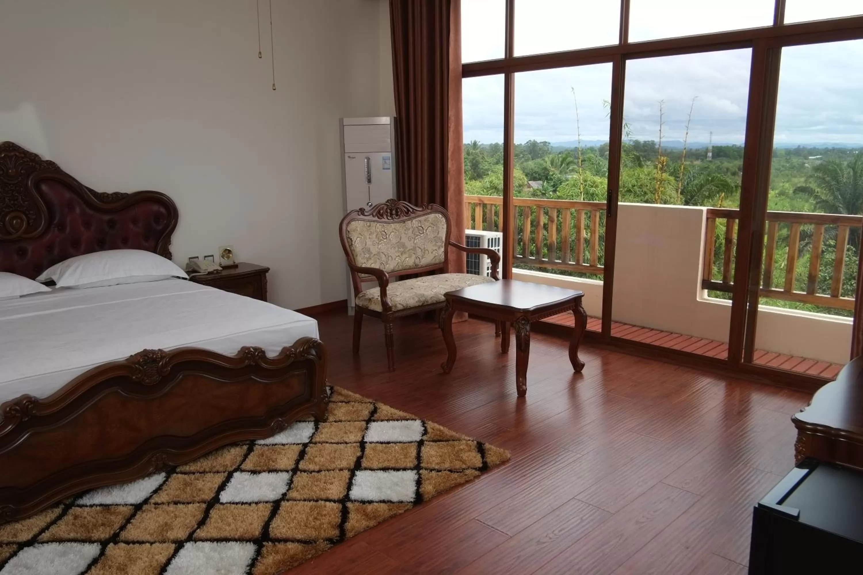 Photo of the whole room, Bed in Victoria Beach Hotel