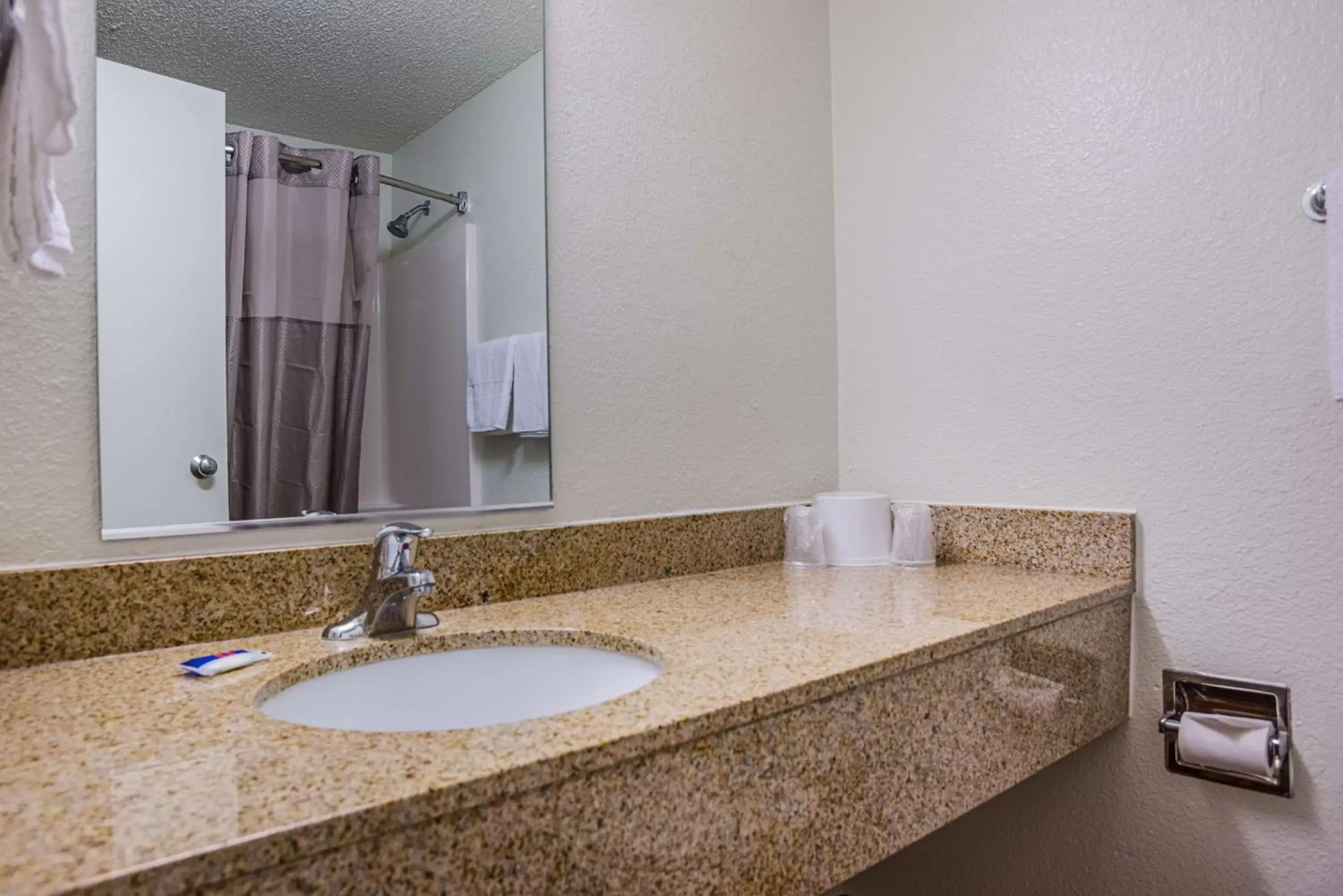 Bathroom in Motel 6 Tucson, AZ - North