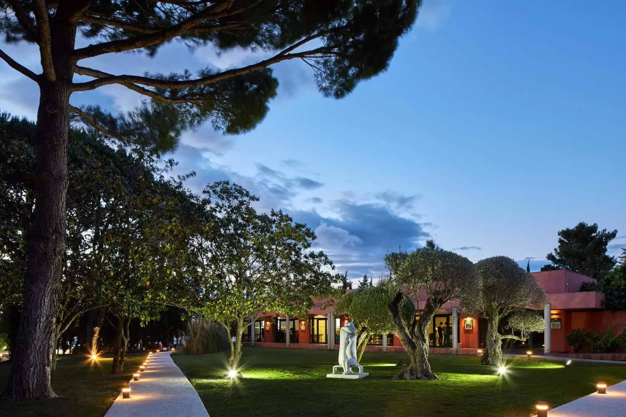 Garden, Property Building in Villa Duflot Hôtel & Spa Perpignan