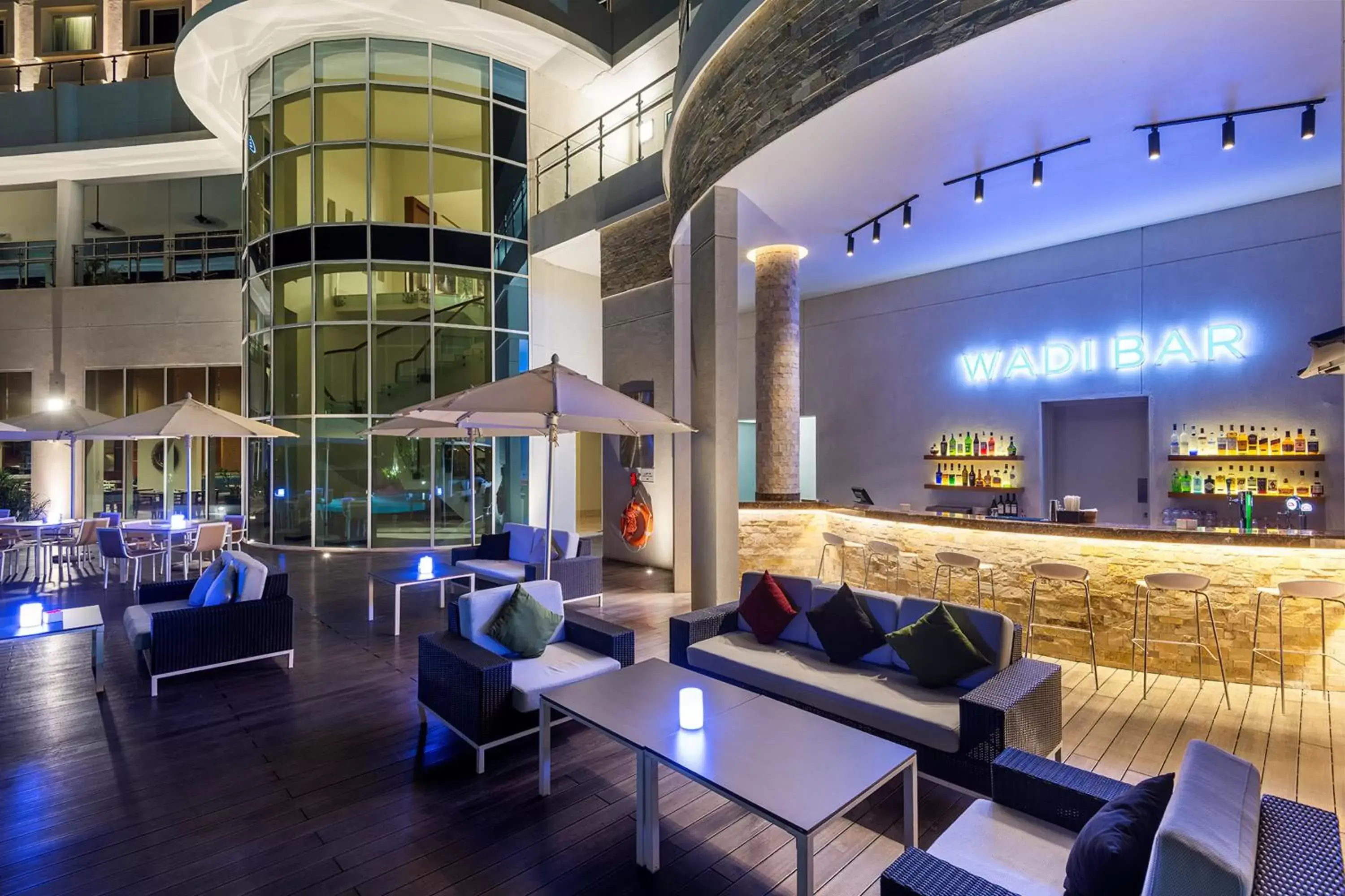 Lounge or bar, Lounge/Bar in Crowne Plaza Muscat OCEC, an IHG Hotel