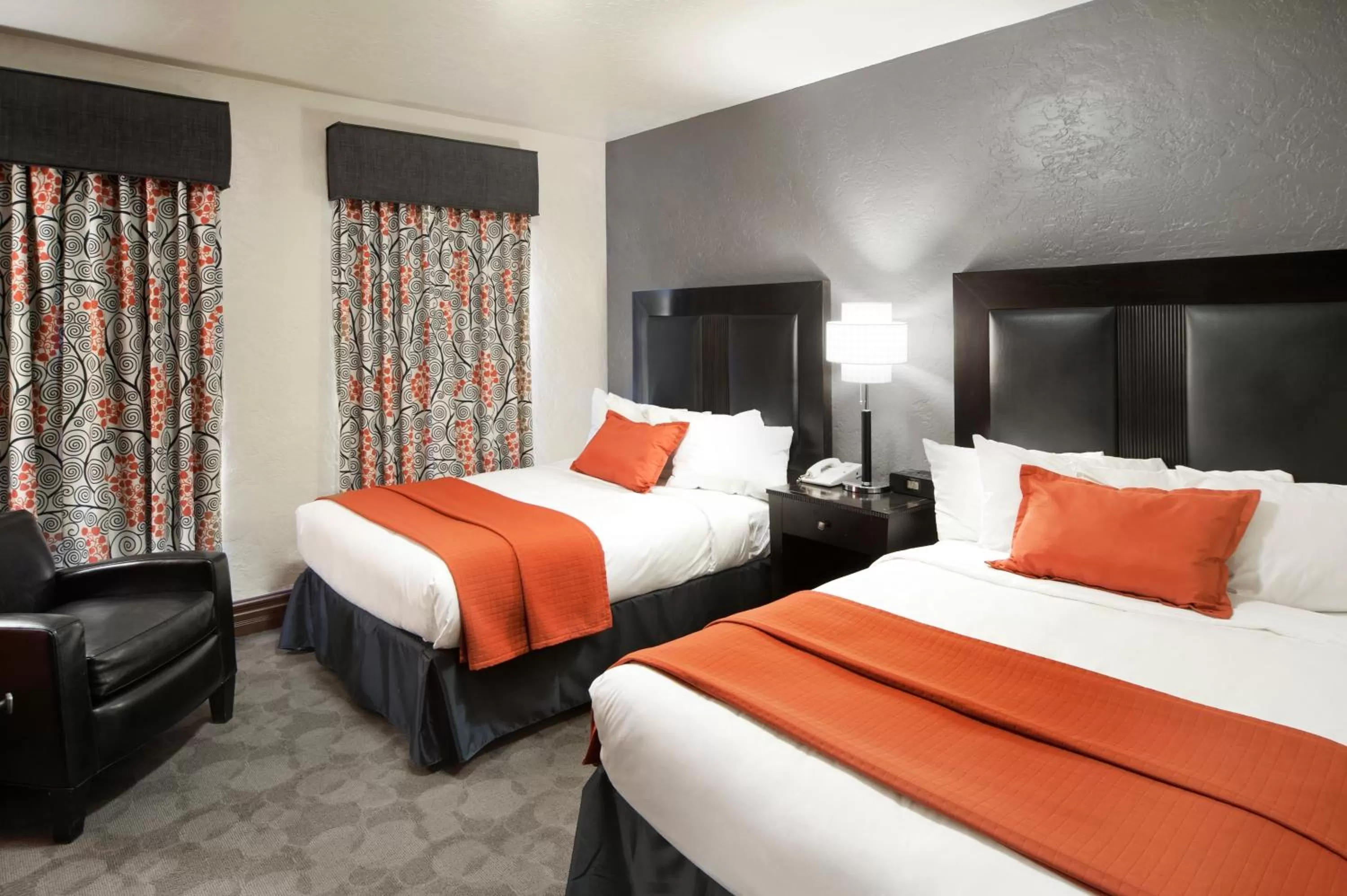 Bed in Golden Gate Casino Hotel