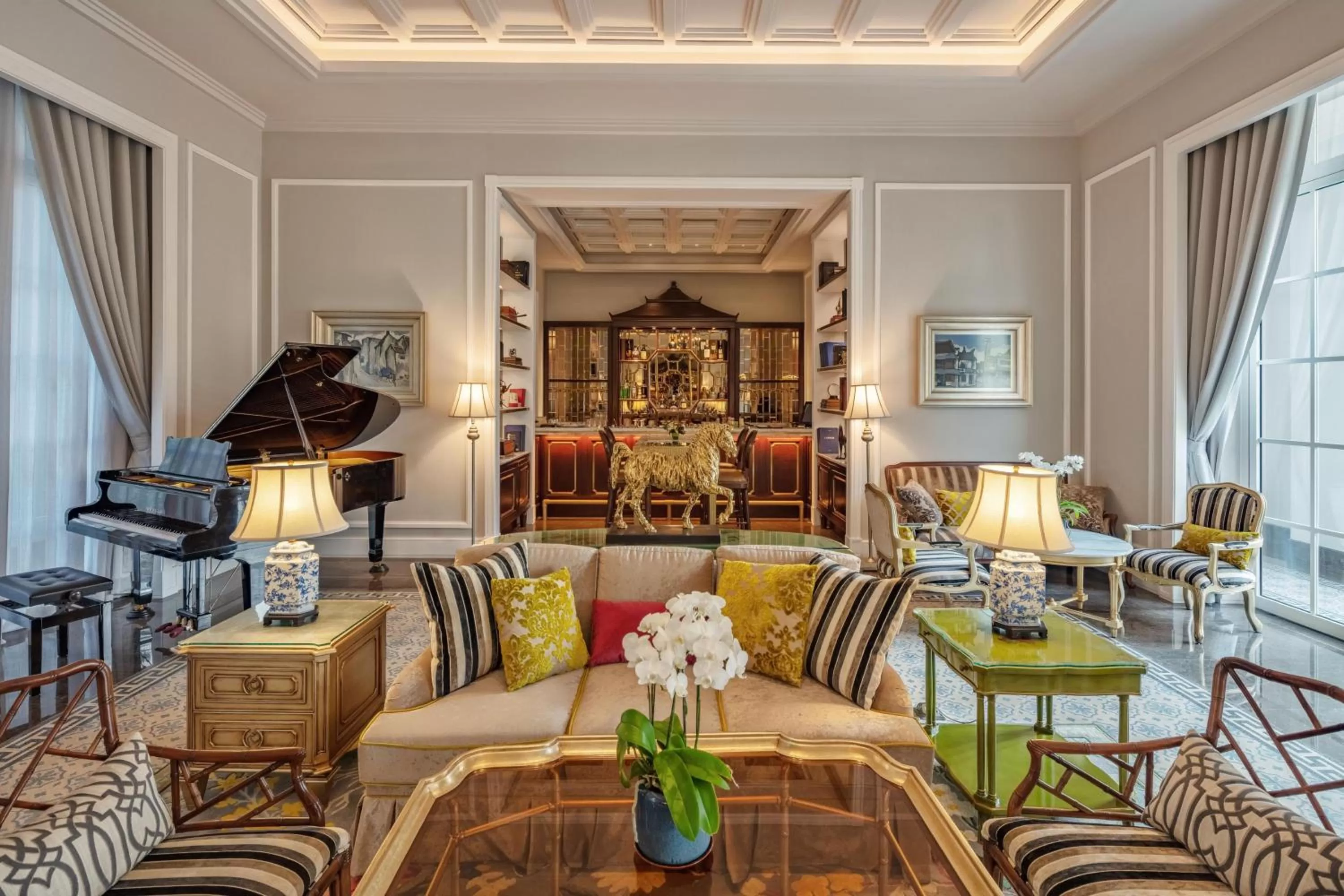 Lounge or bar in Mia Saigon – Luxury Boutique Hotel