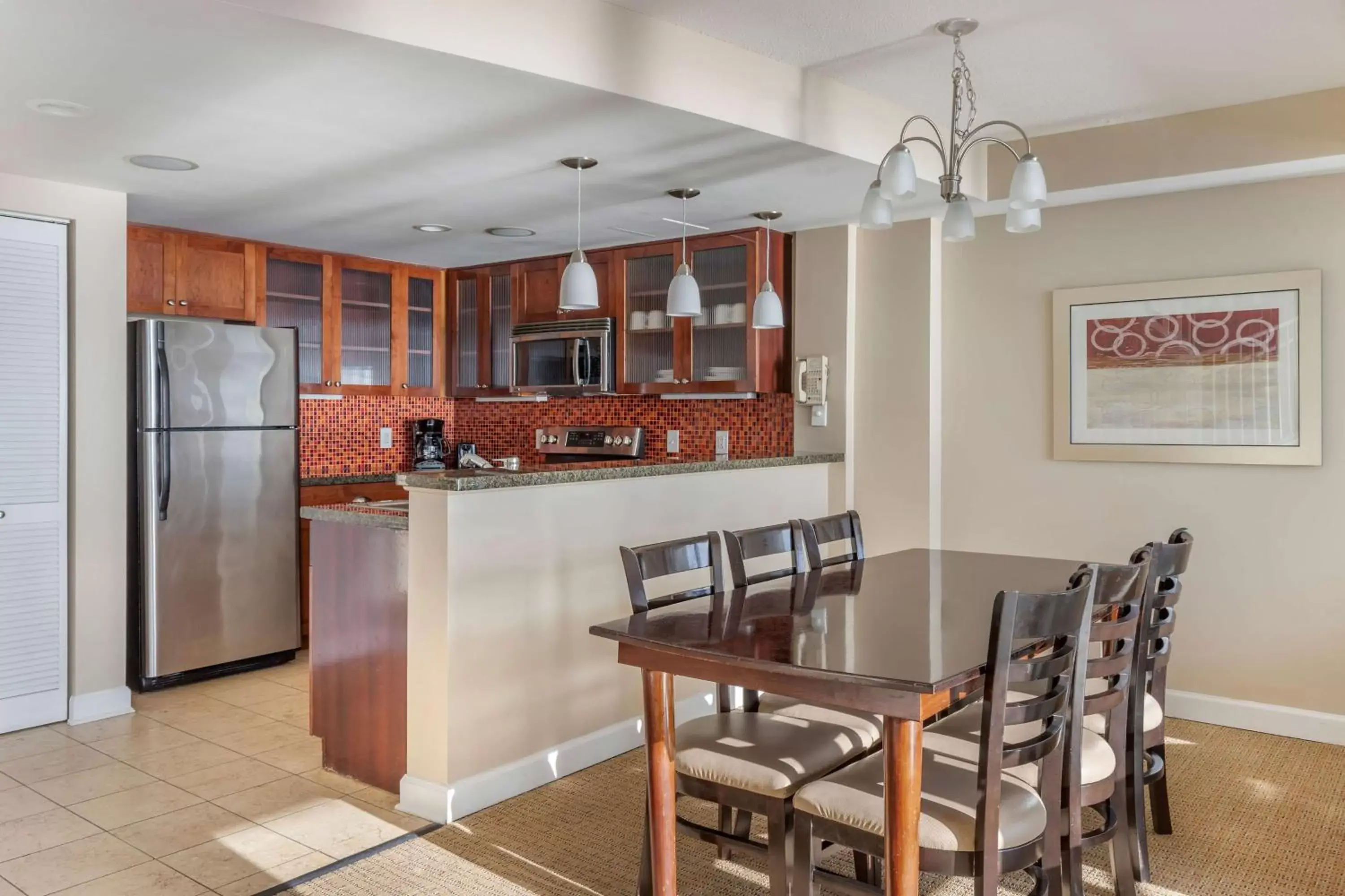 Kitchen or kitchenette, Restaurant/Places to Eat in Hilton Vacation Club Ocean Beach Club Virginia Beach