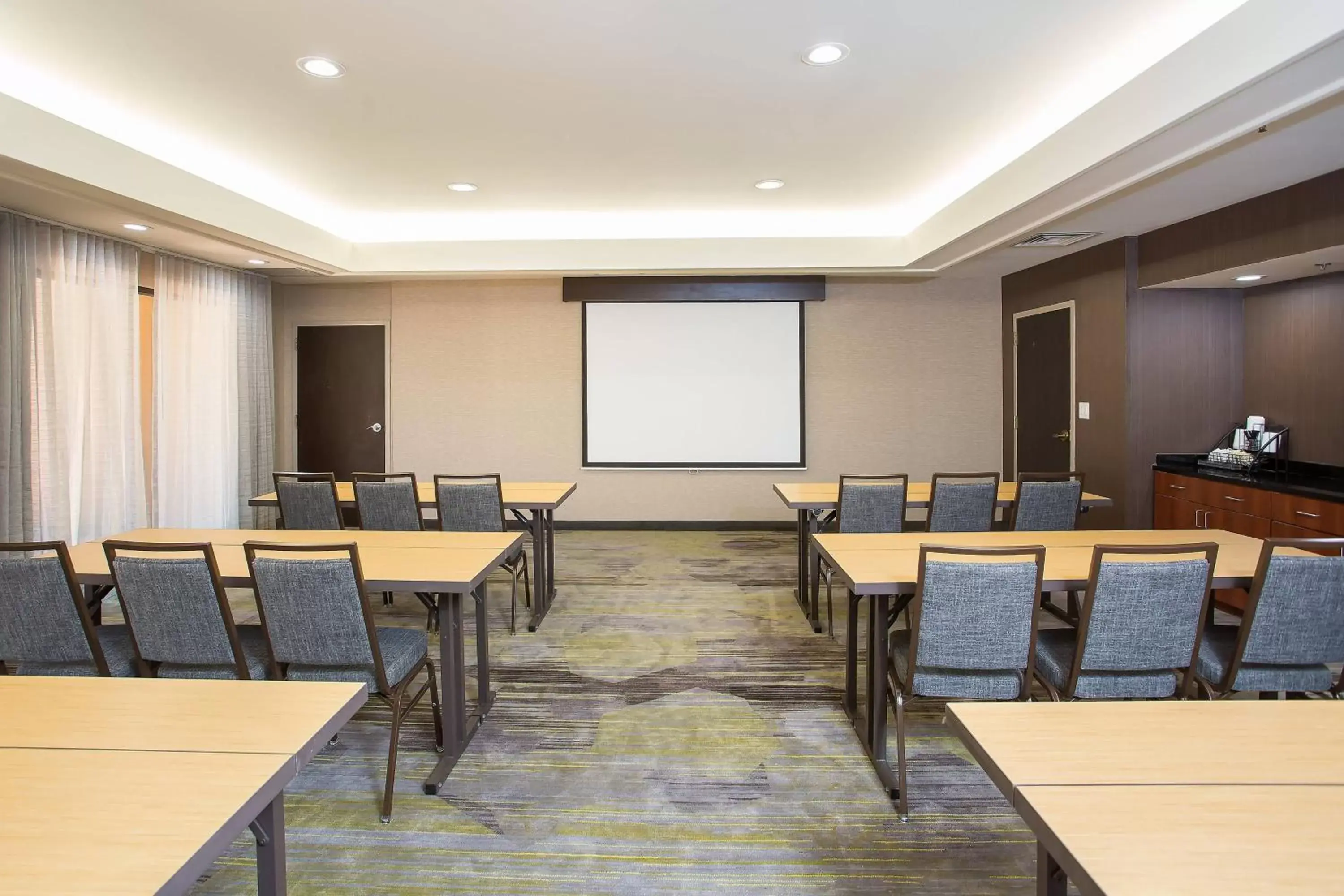 Meeting/conference room in Courtyard by Marriott Boston Westborough