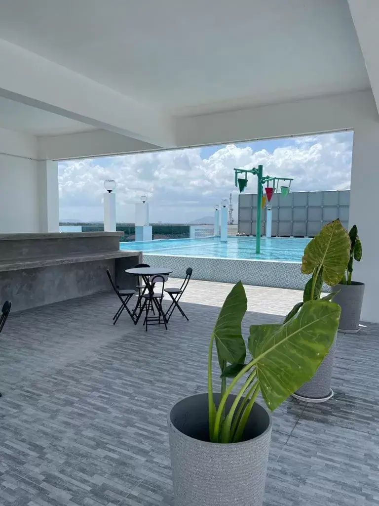 Swimming Pool in Sri Indar Hotel & Suites