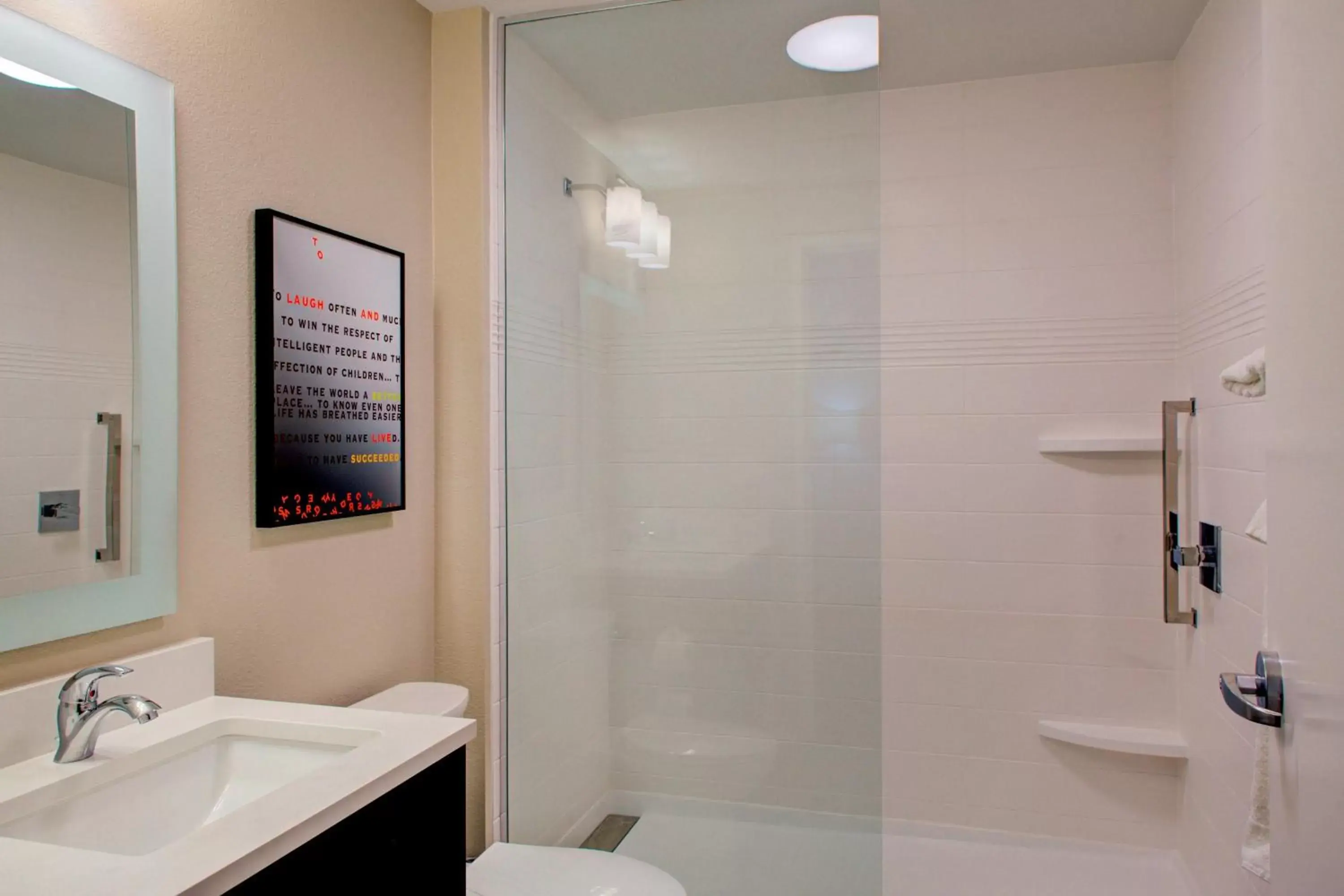 Bathroom in TownePlace Suites by Marriott Phoenix Chandler/Fashion Center