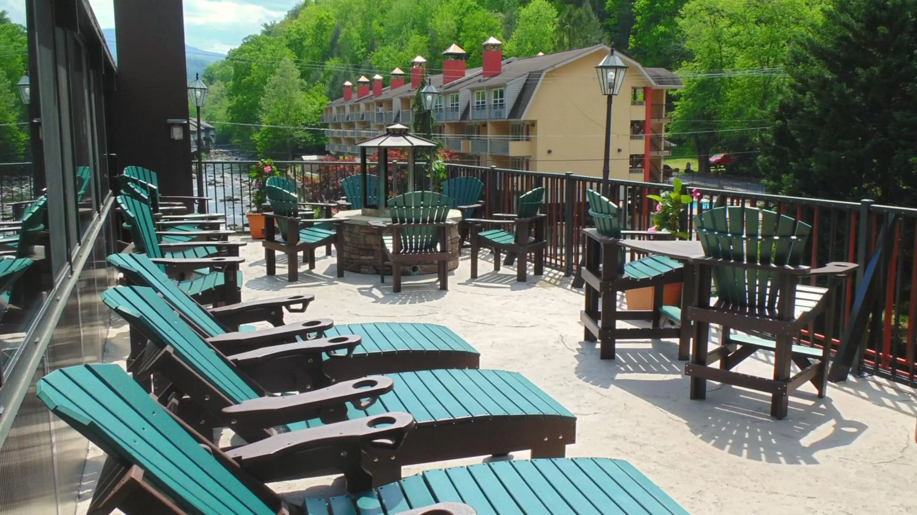 Patio, Patio/Outdoor Area in Baymont by Wyndham Gatlinburg On The River