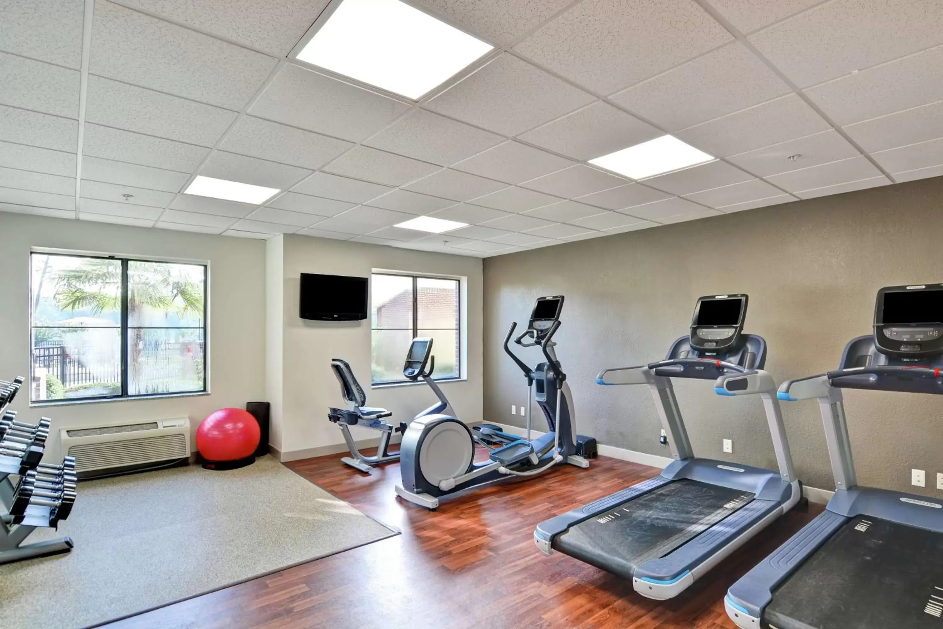 Fitness centre/facilities, Fitness Center/Facilities in DoubleTree by Hilton Hattiesburg, MS