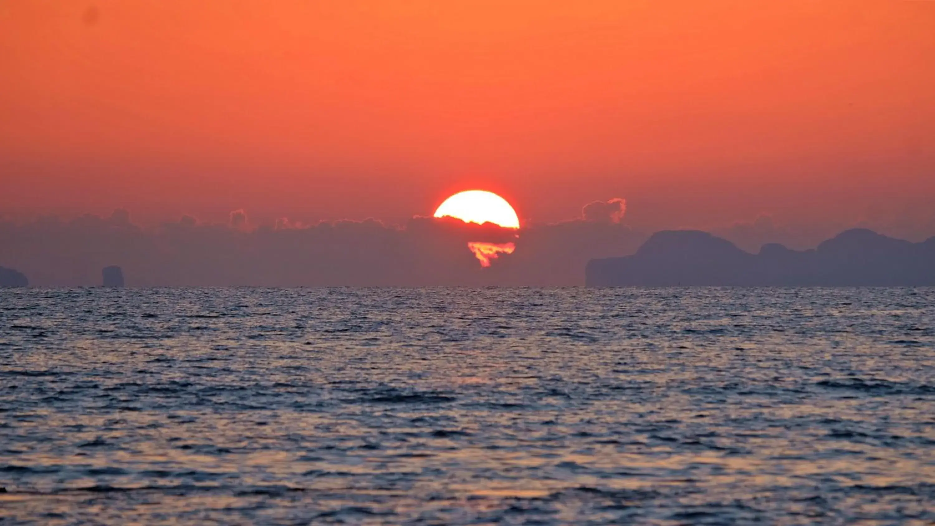 Beach, Sunrise/Sunset in Andaman Lanta Resort - SHA Extra Plus