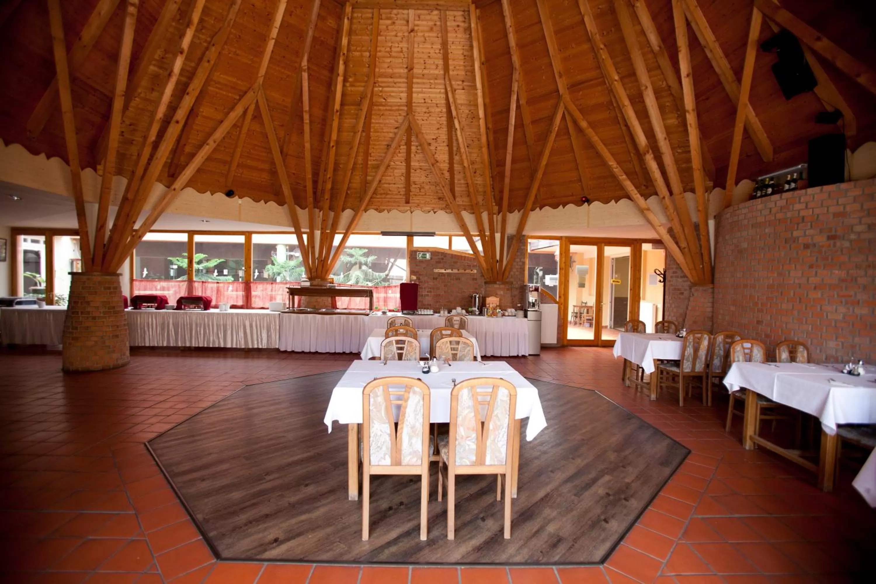 Restaurant/places to eat in Hotel Makar Sport & Wellness