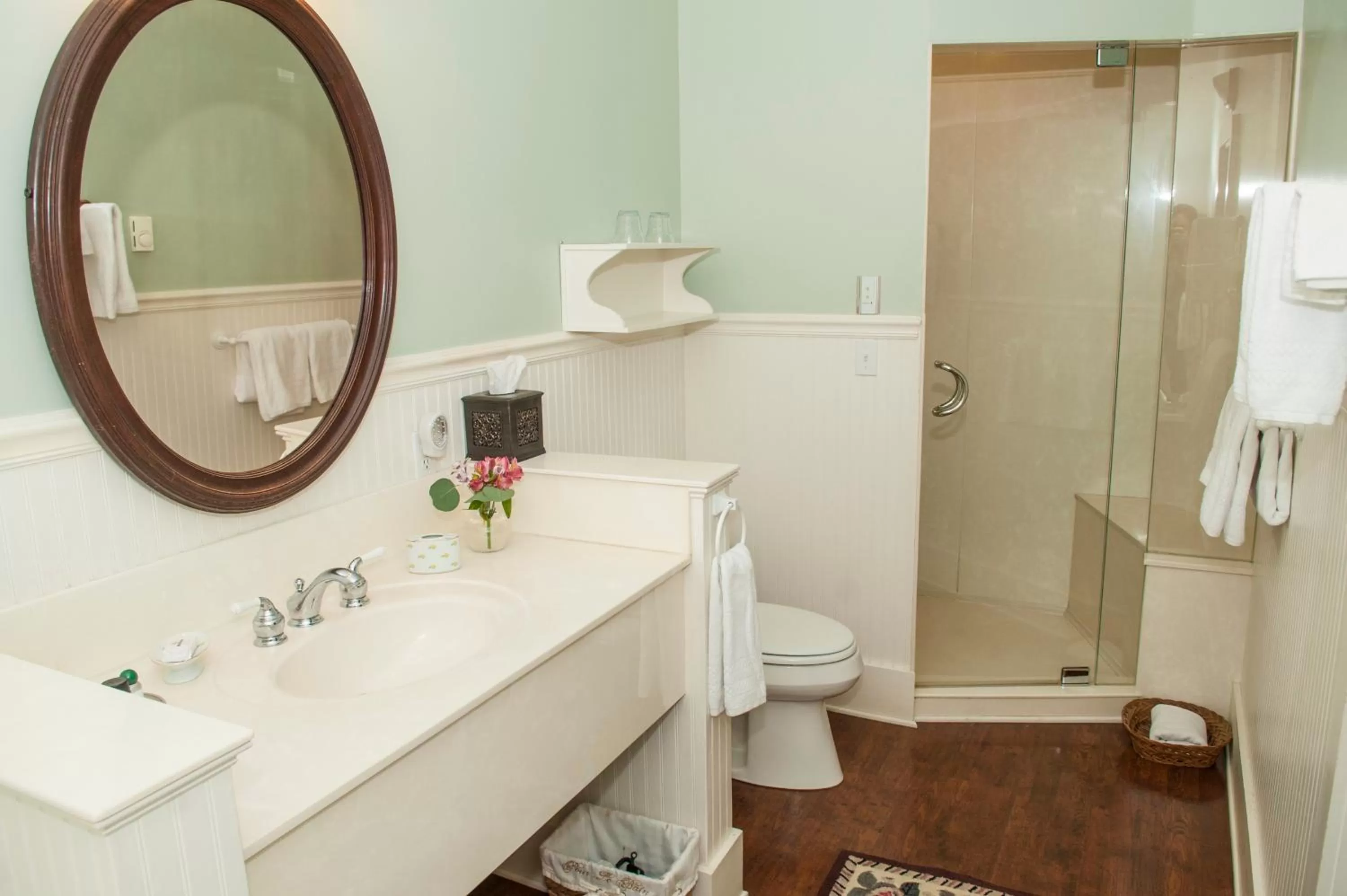 Bathroom in Orchard Inn