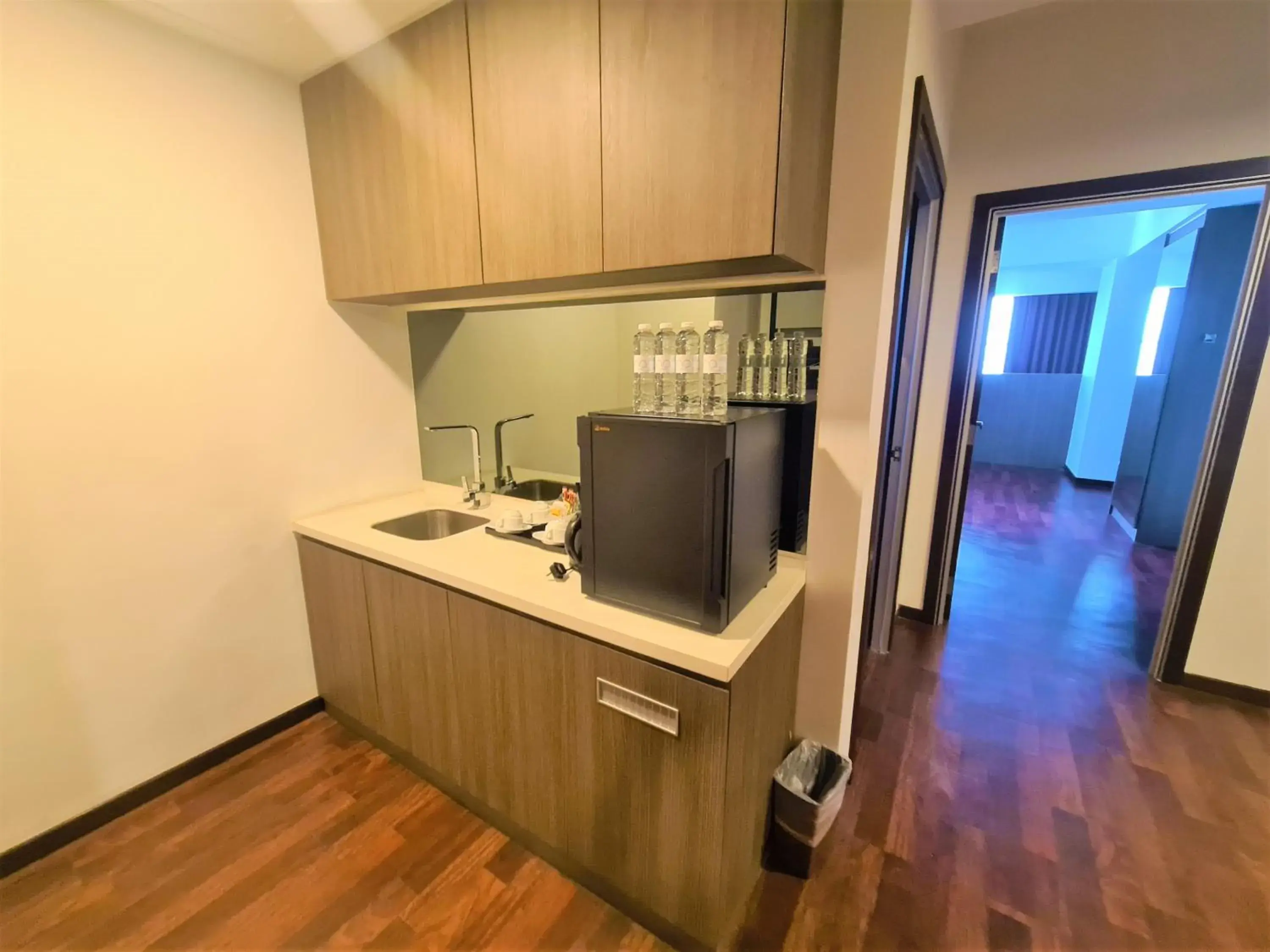 Kitchen/Kitchenette in Nexus Business Suite Hotel