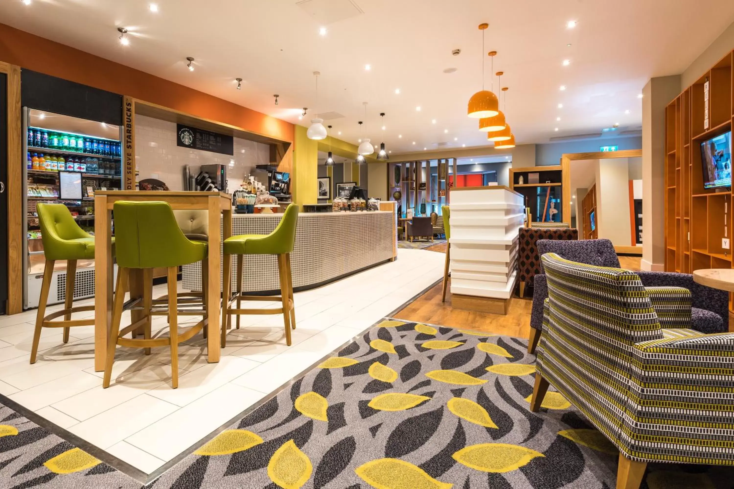 Lounge or bar in Holiday Inn Rotherham-Sheffield M1,Jct.33, an IHG Hotel