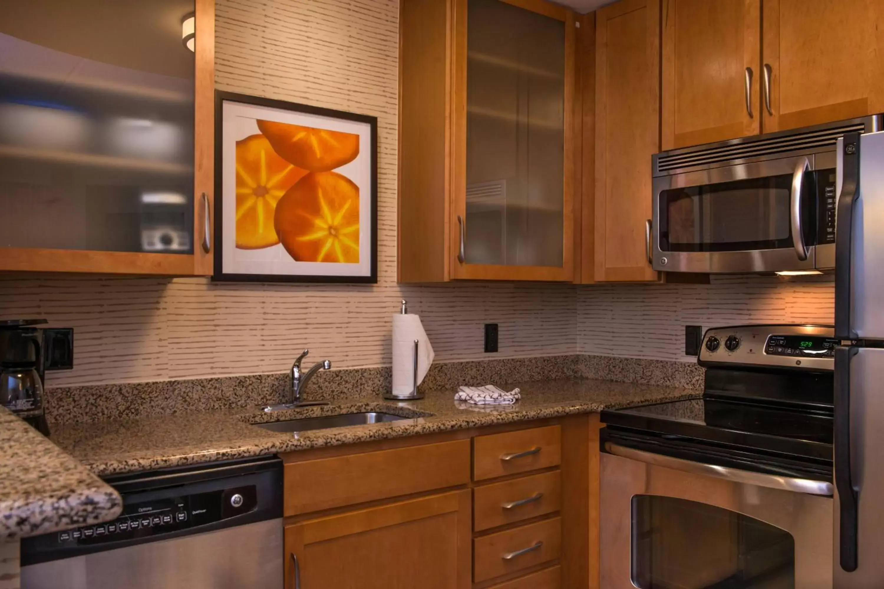 Kitchen or kitchenette, Kitchen/Kitchenette in Residence Inn Gainesville I-75