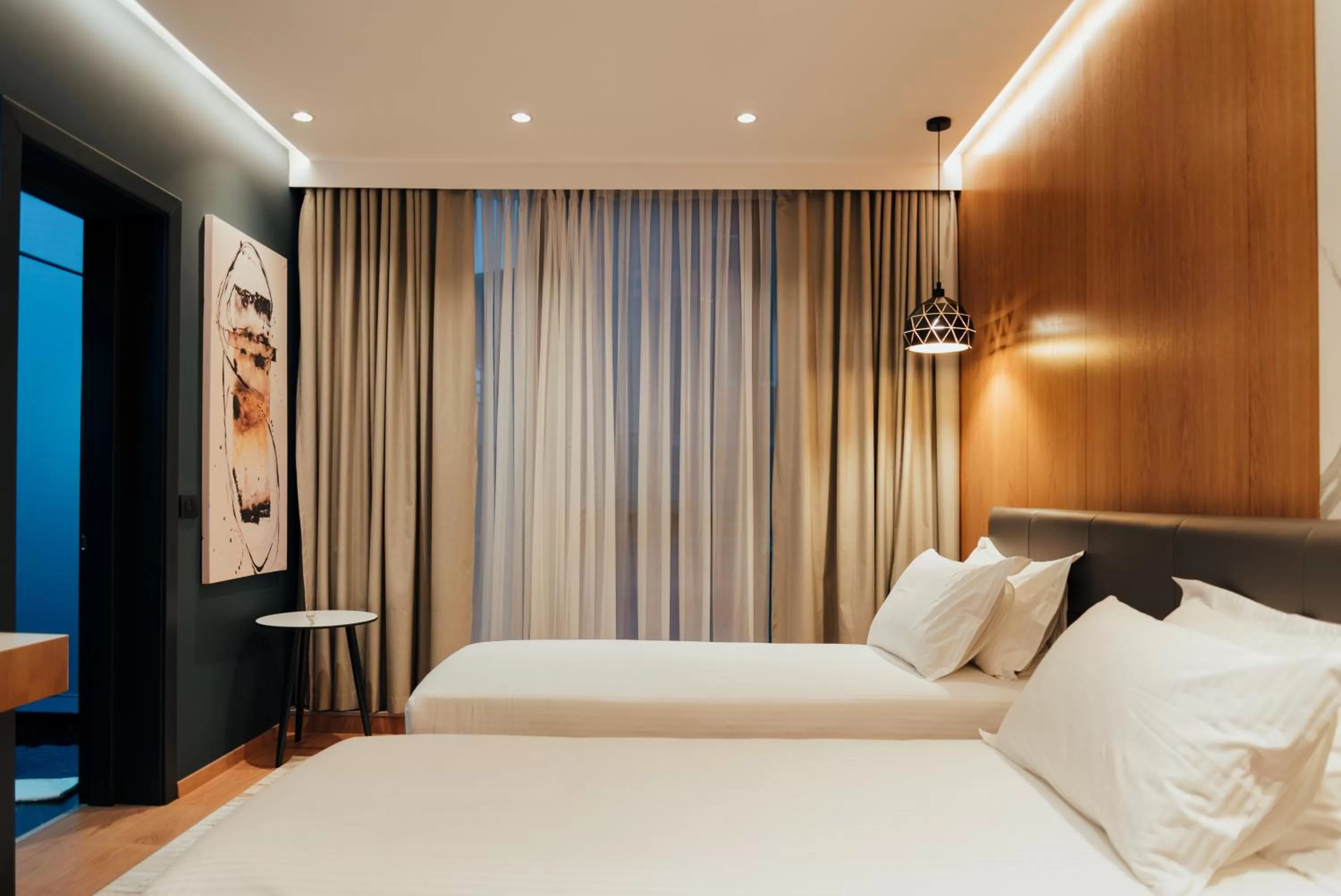 Bedroom, Bed in Black Diamond Hotel