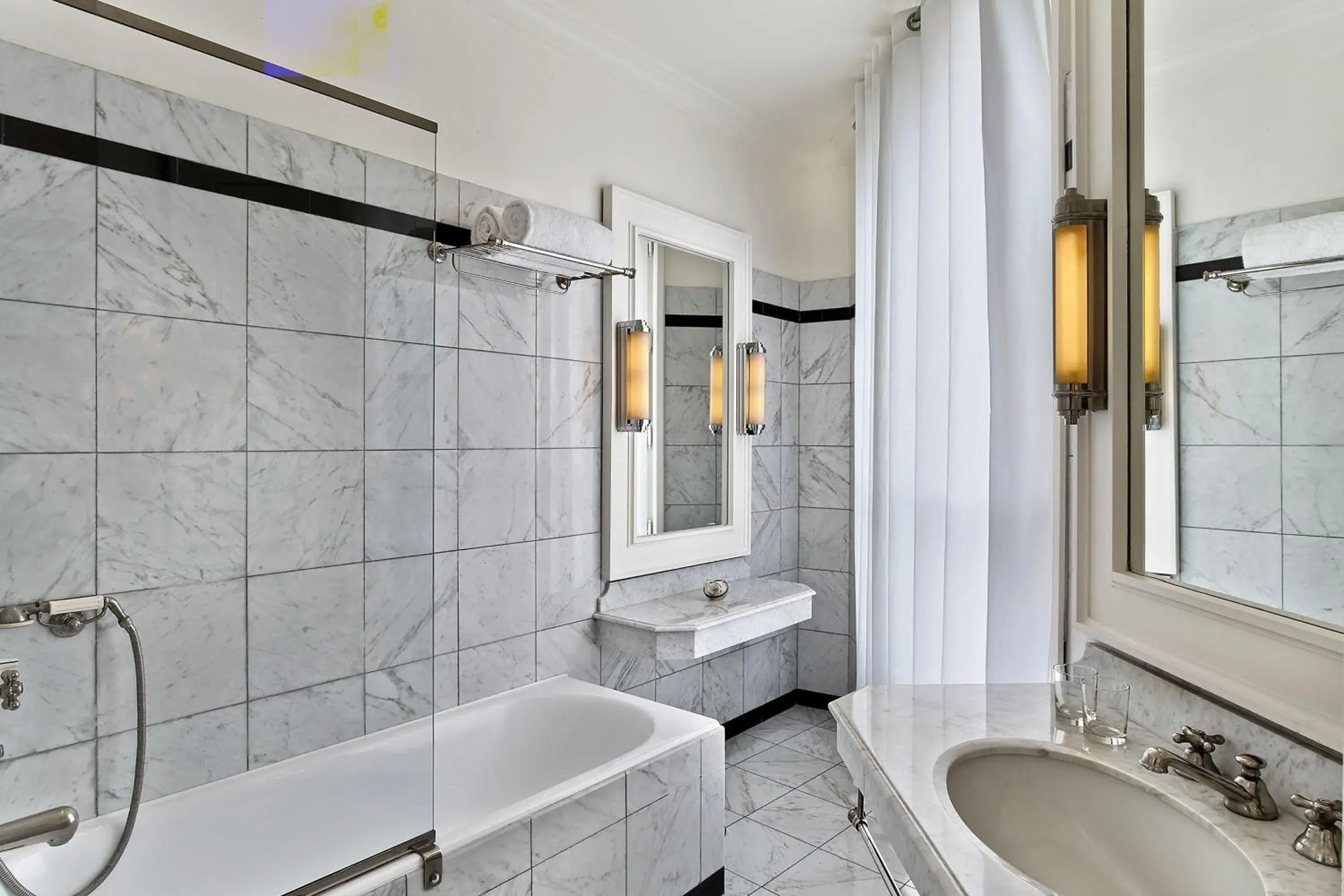 Bathroom in Le Dokhans A Tribute Portfolio Hotel Paris