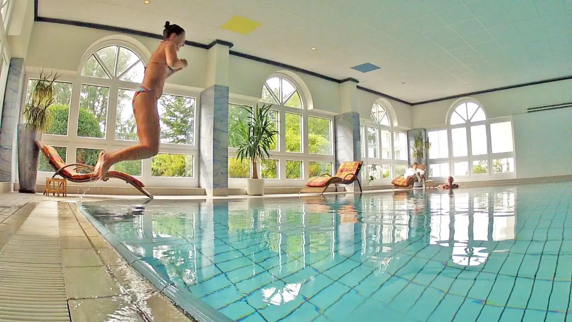 Swimming Pool in Hotel Sonnengarten