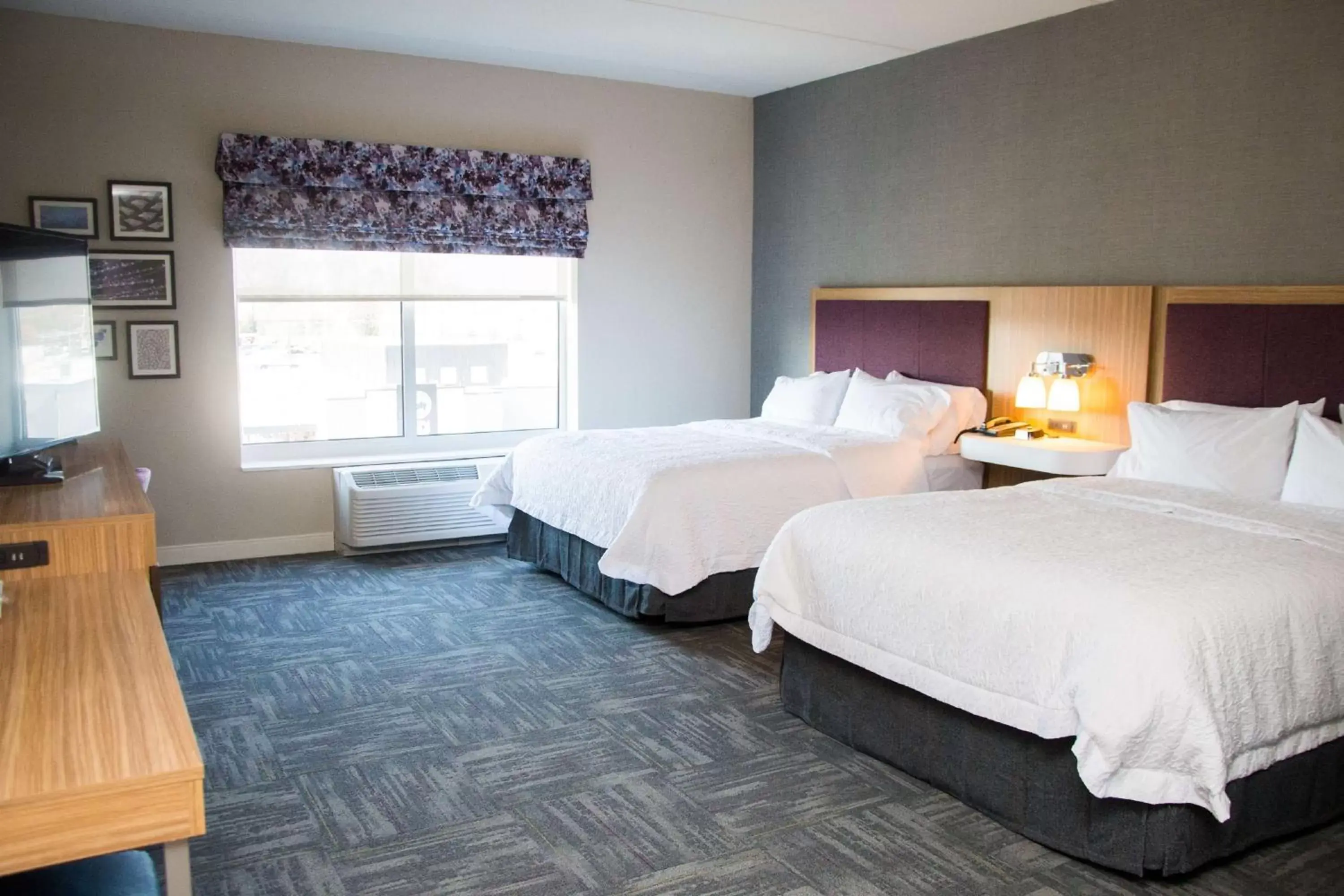 Bedroom, Bed in Hampton Inn & Suites Warrington Horsham