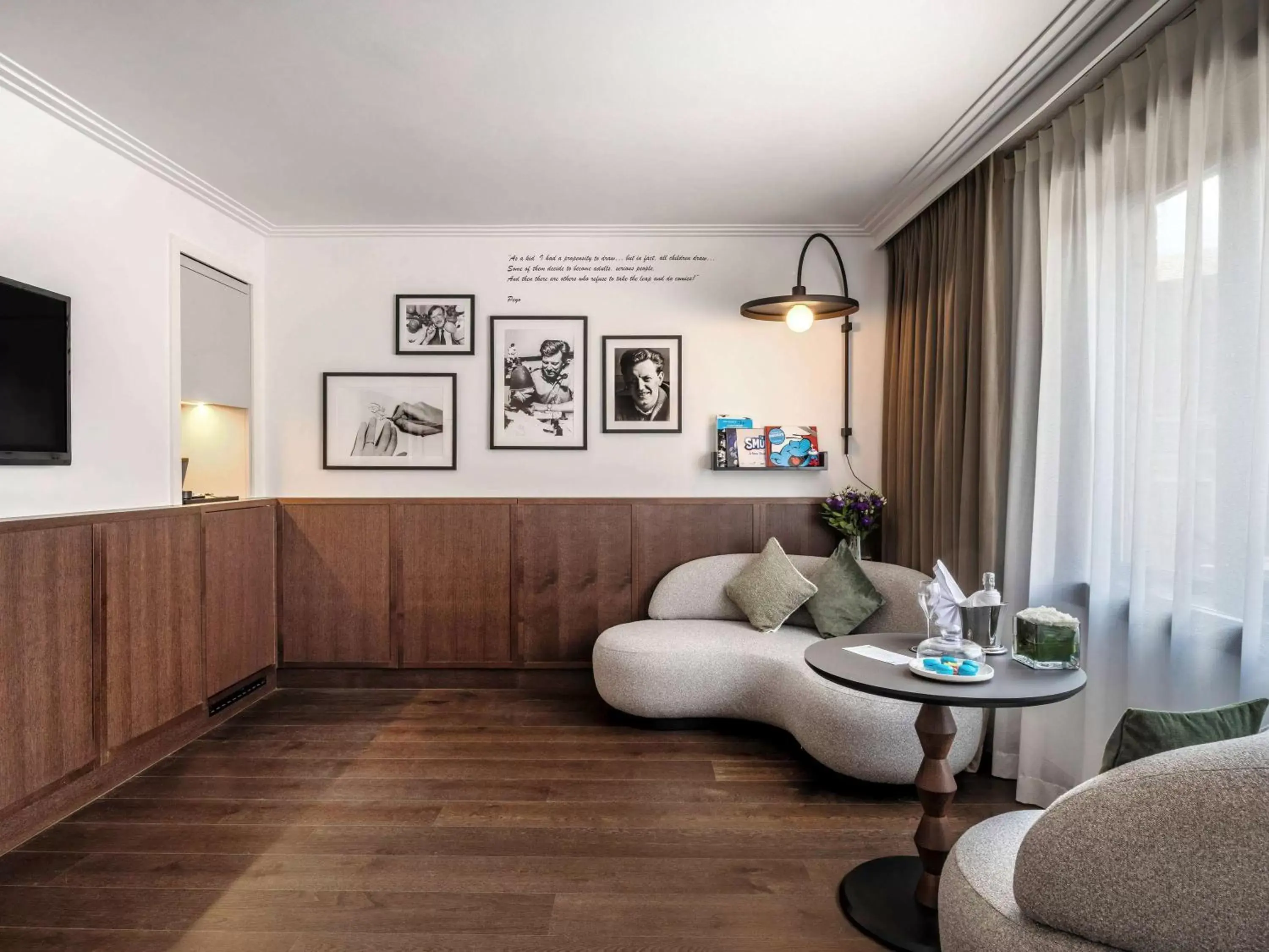 Bedroom, Seating Area in Le Louise Hotel Brussels - MGallery