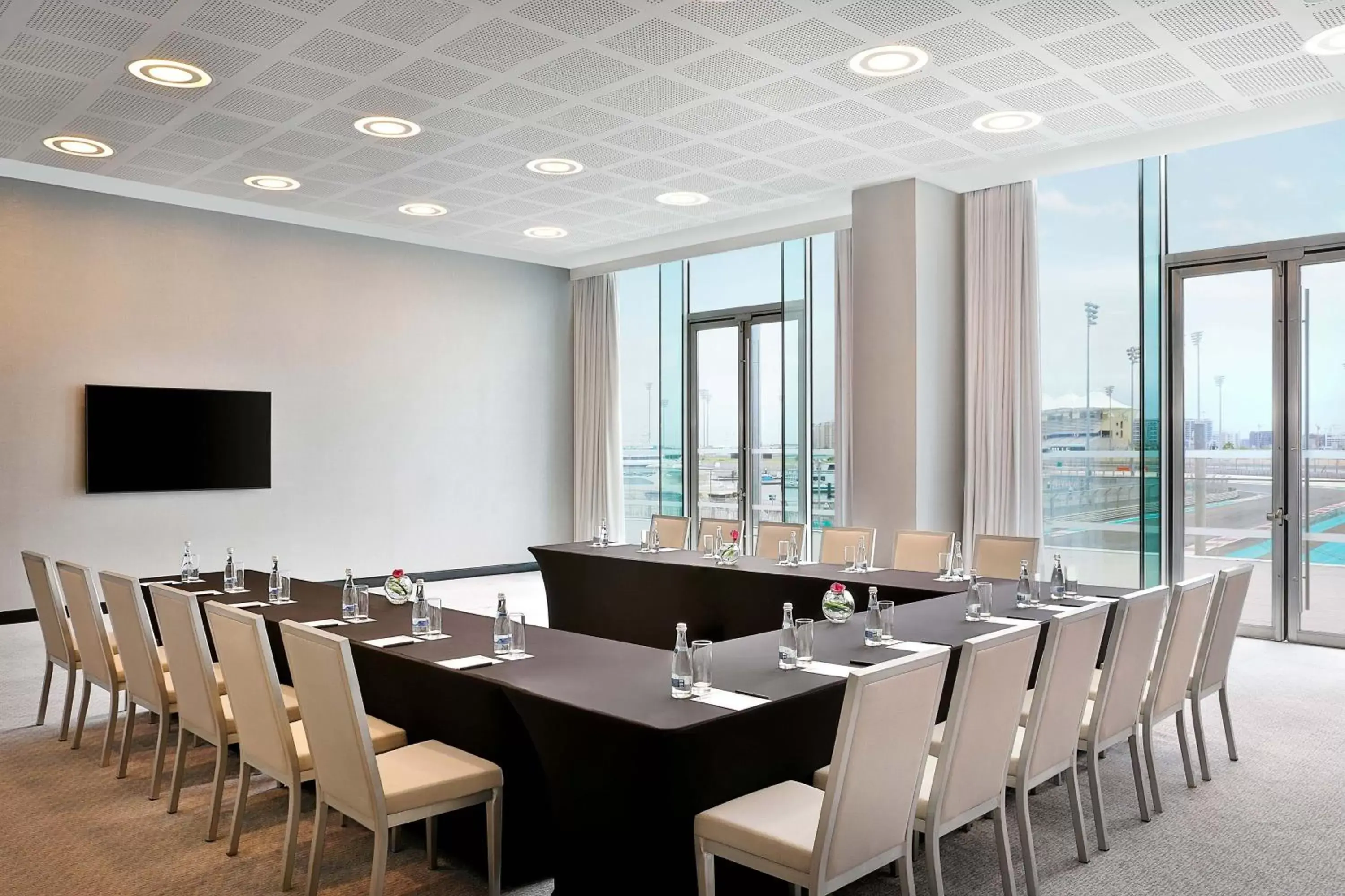Meeting/conference room in W Abu Dhabi - Yas Island