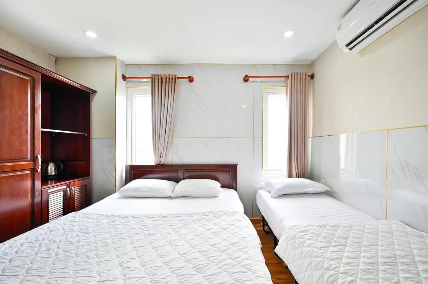 Bedroom, Bed in Gia Hoa Airport Hotel