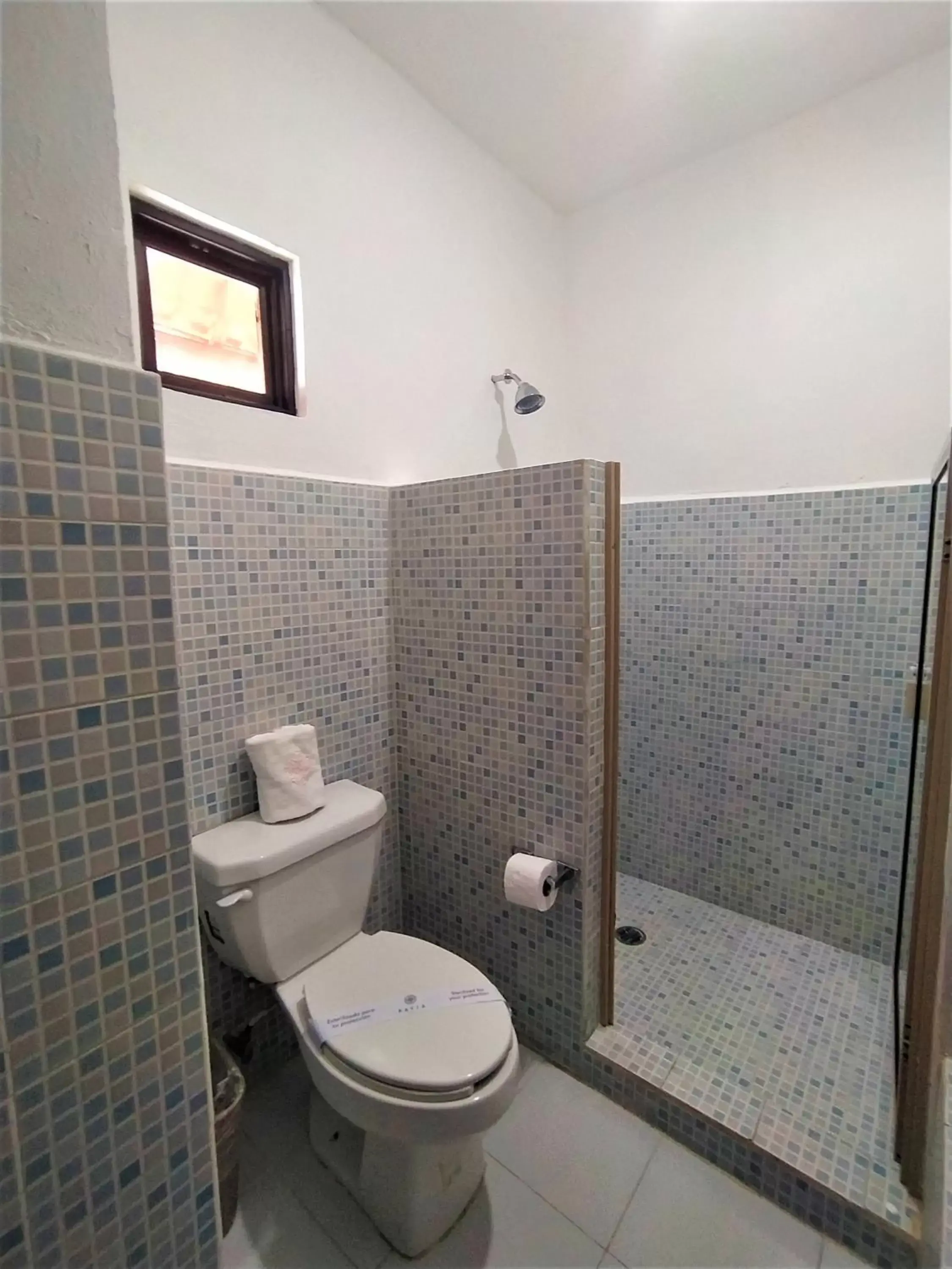 Bathroom in Hotel Mariachi by Kavia 5th Av