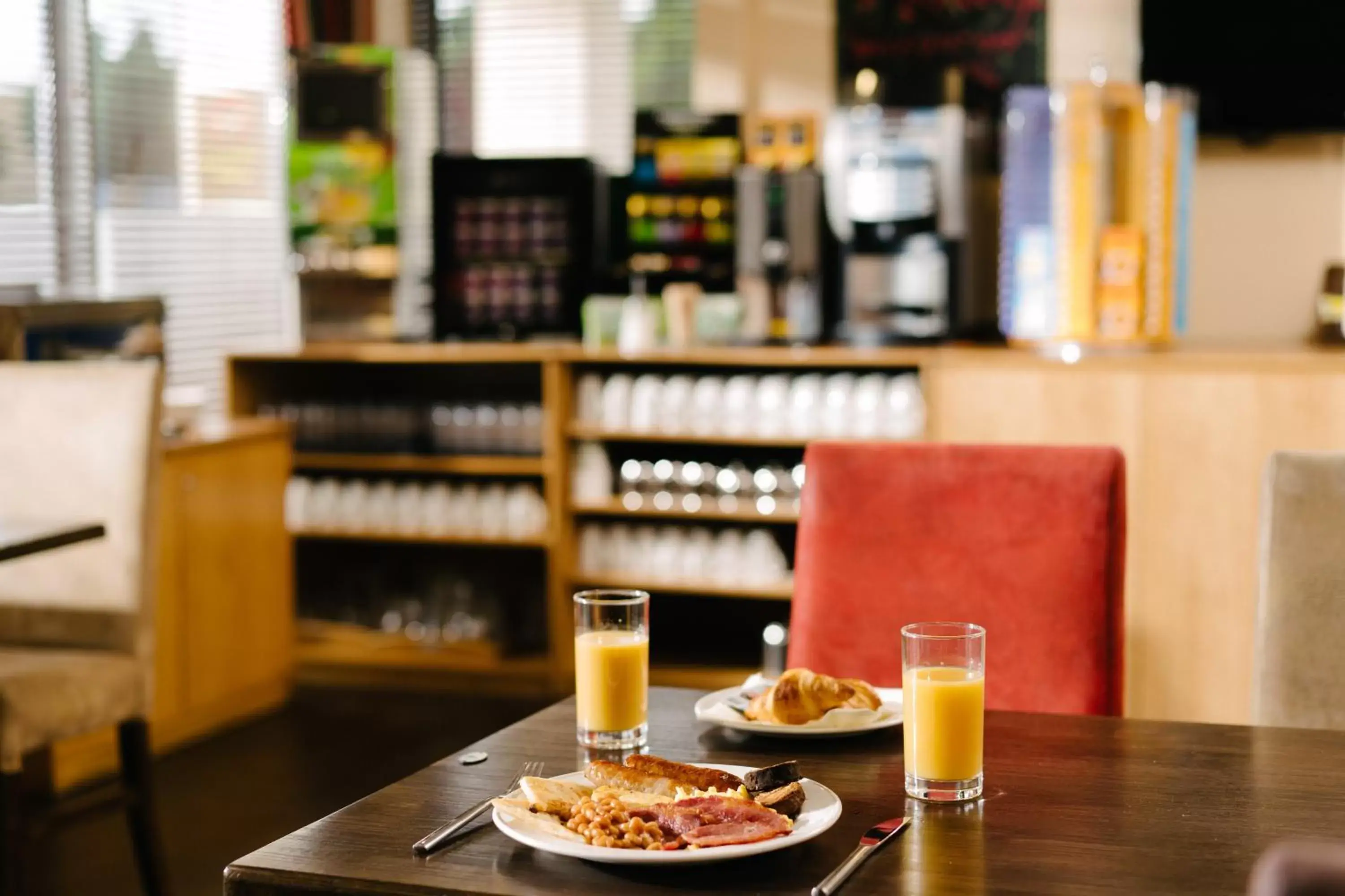 Buffet breakfast in Belmore Court & Motel