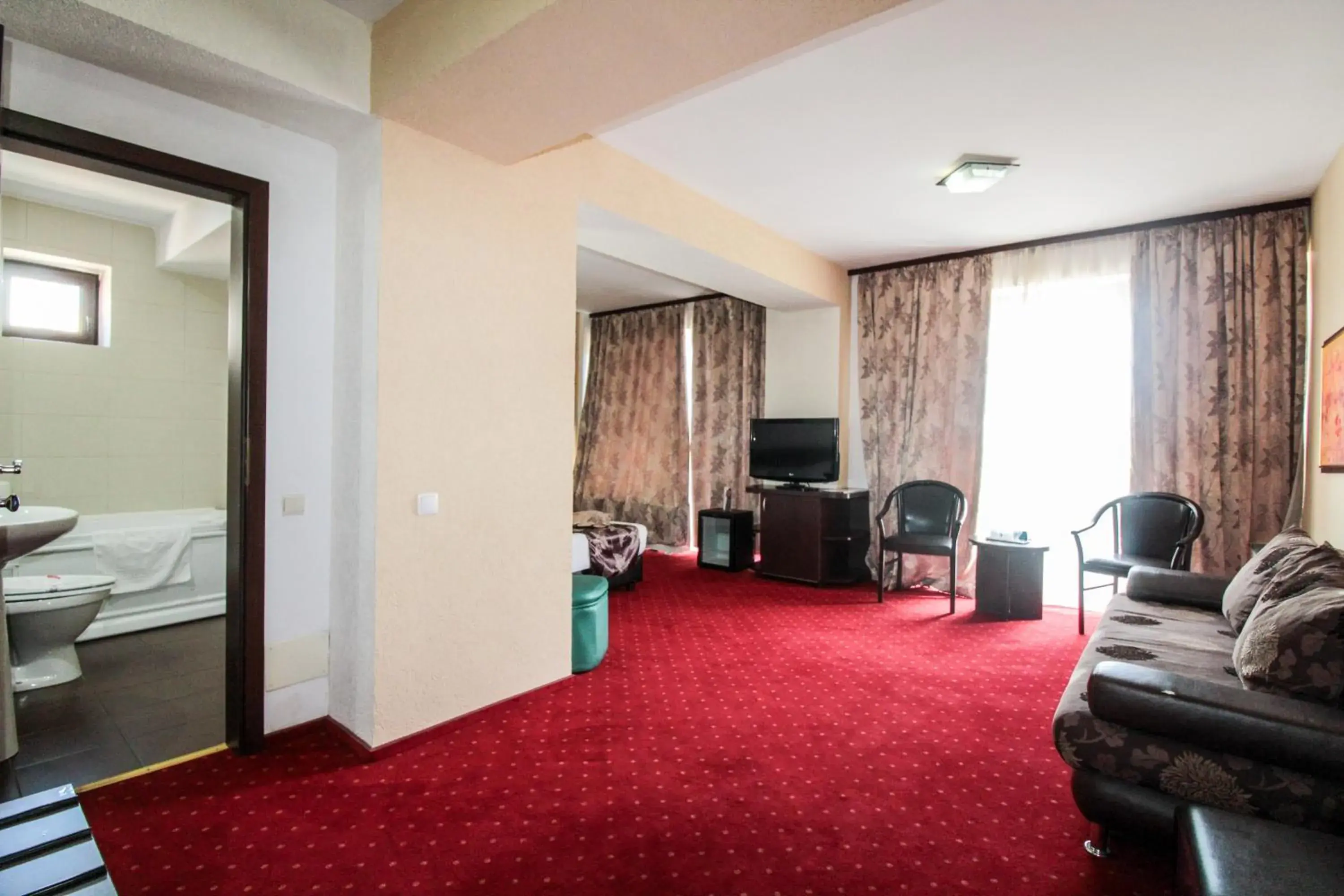 Photo of the whole room, Seating Area in Hotel Razvan