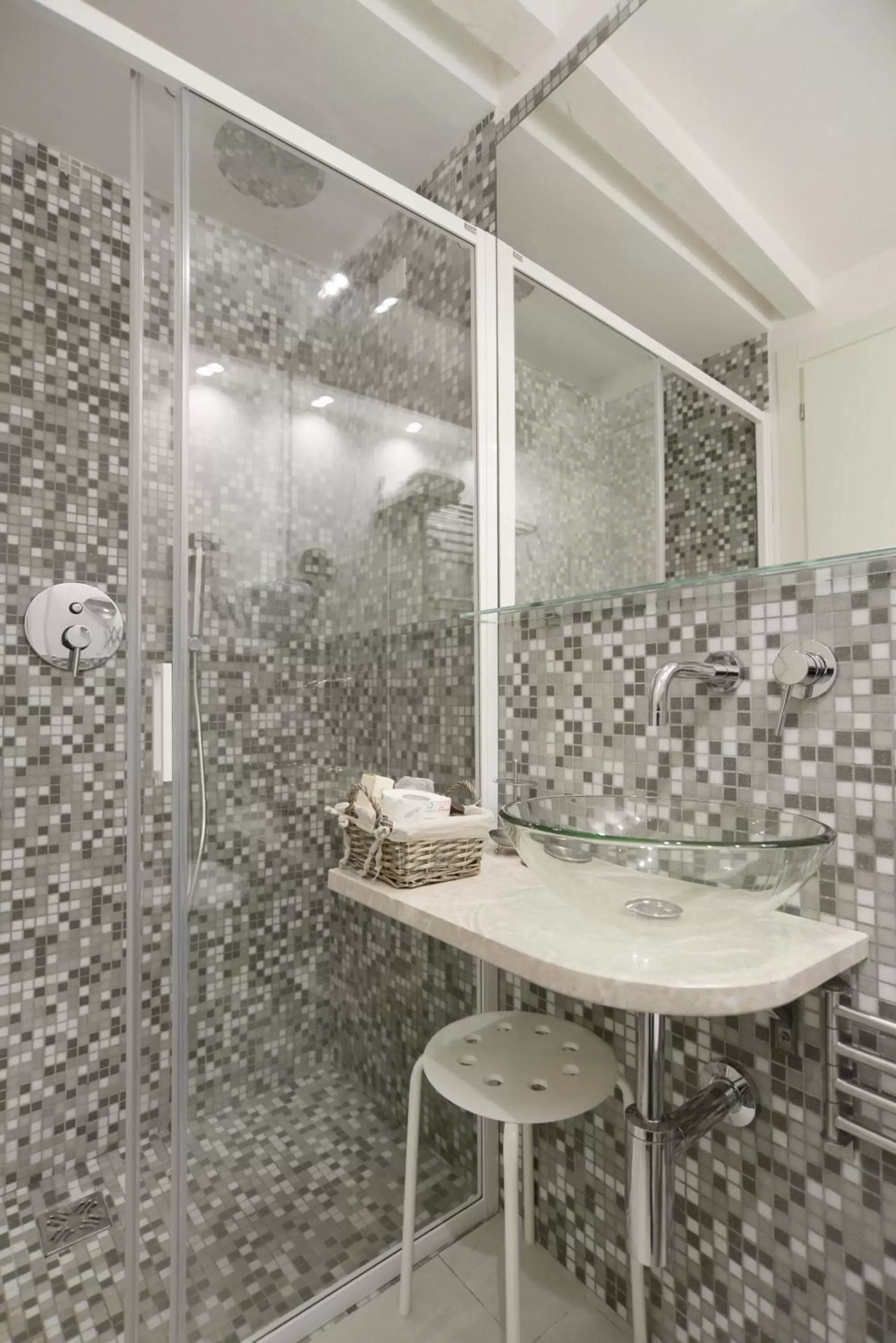 Shower, Bathroom in Al Mascaron Ridente