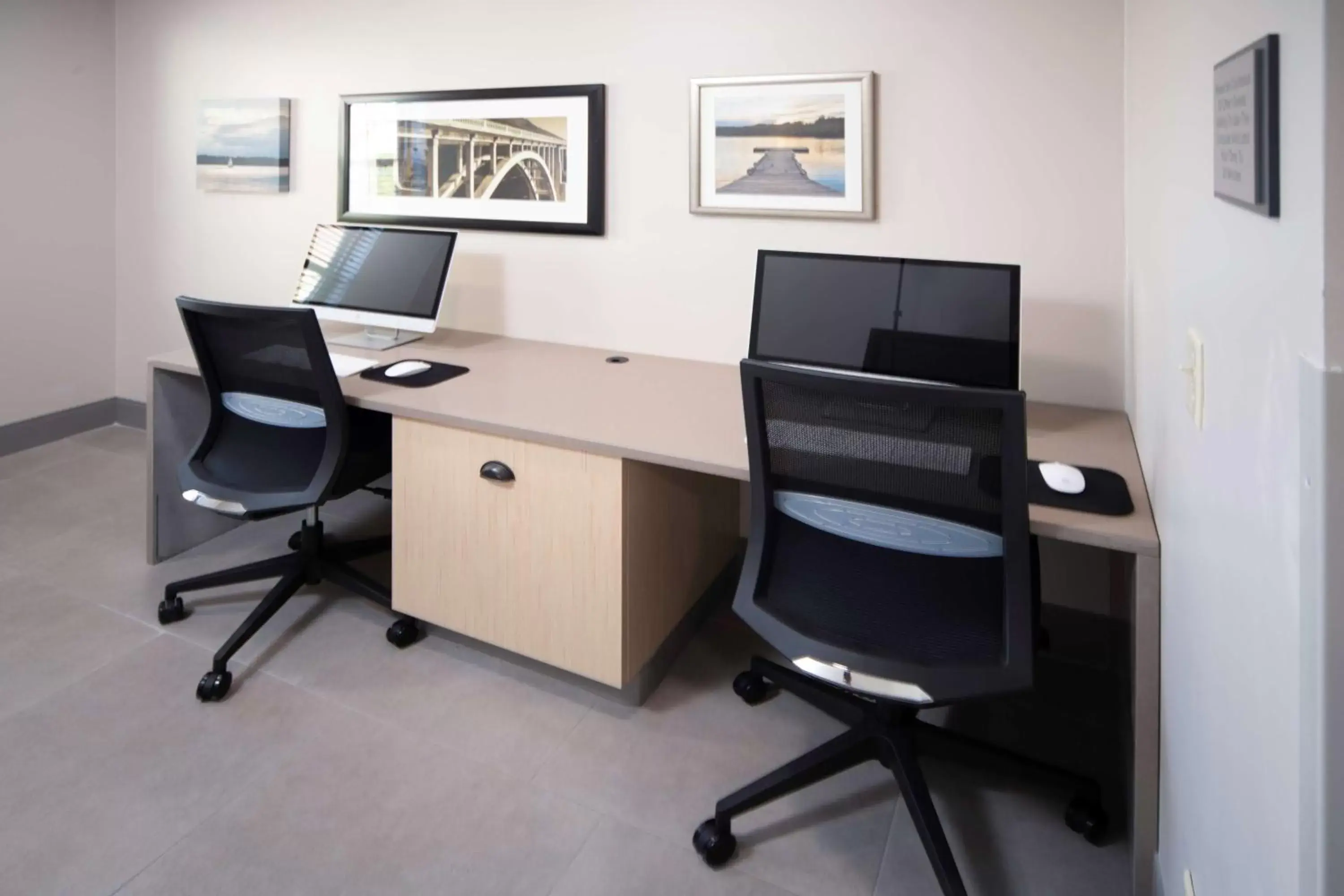 On site, Business Area/Conference Room in Country Inn & Suites by Radisson, Stone Mountain, GA