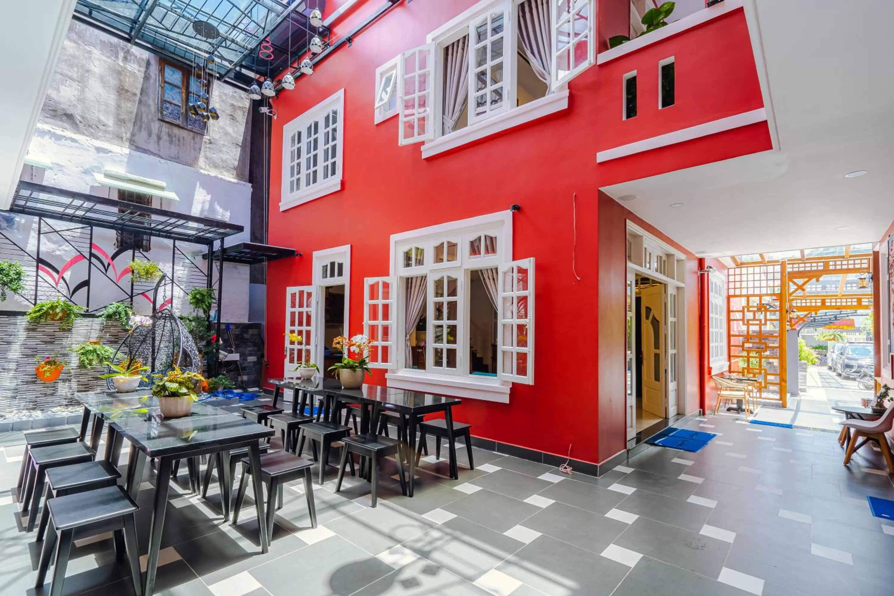 Restaurant/places to eat in Lovely House