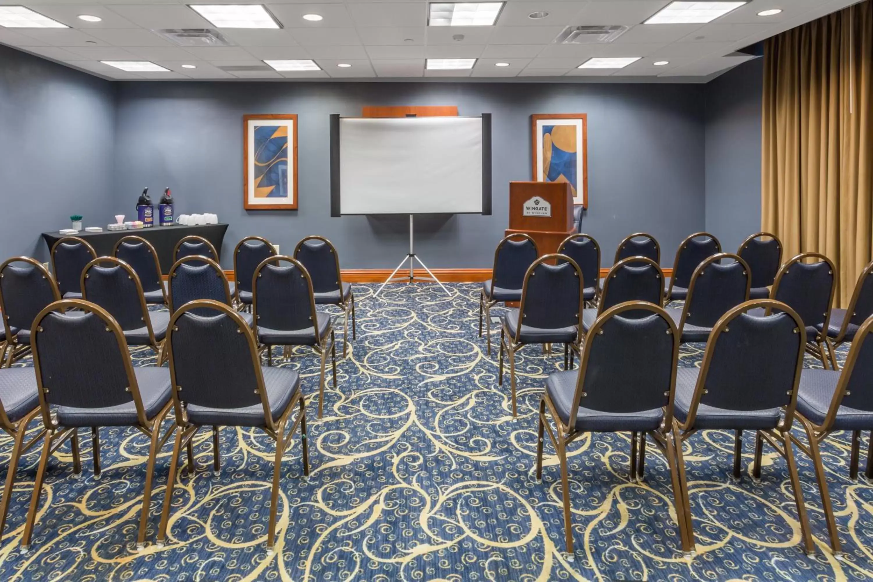 Meeting/conference room in Wingate by Wyndham Houma