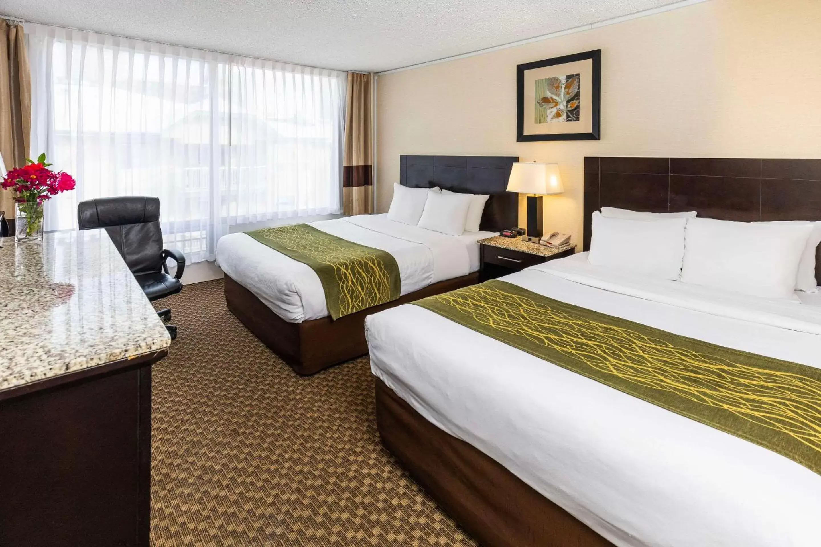 Bedroom, Bed in Comfort Inn & Suites Downtown Edmonton