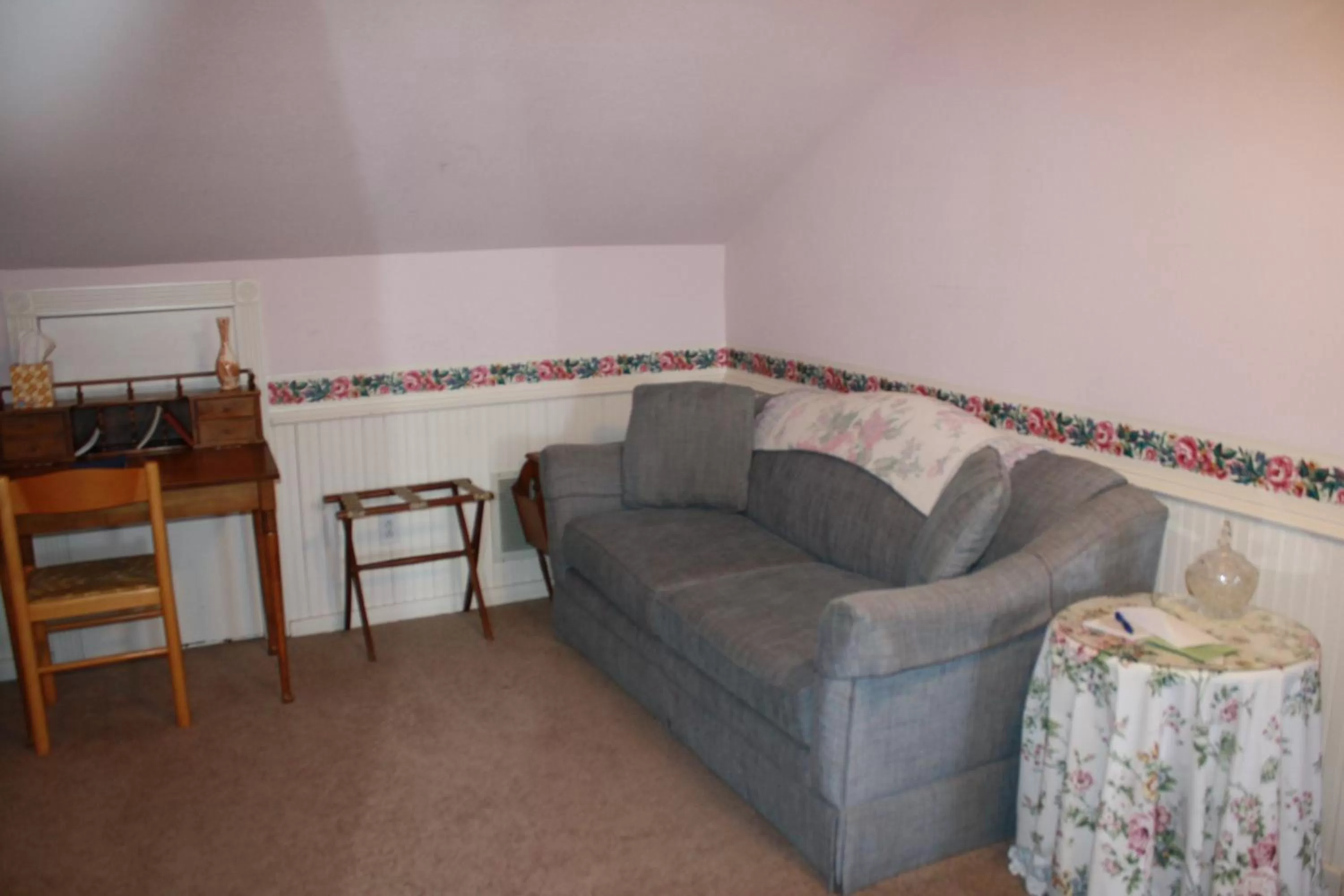 Seating area in Woodrow House Bed & Breakfast